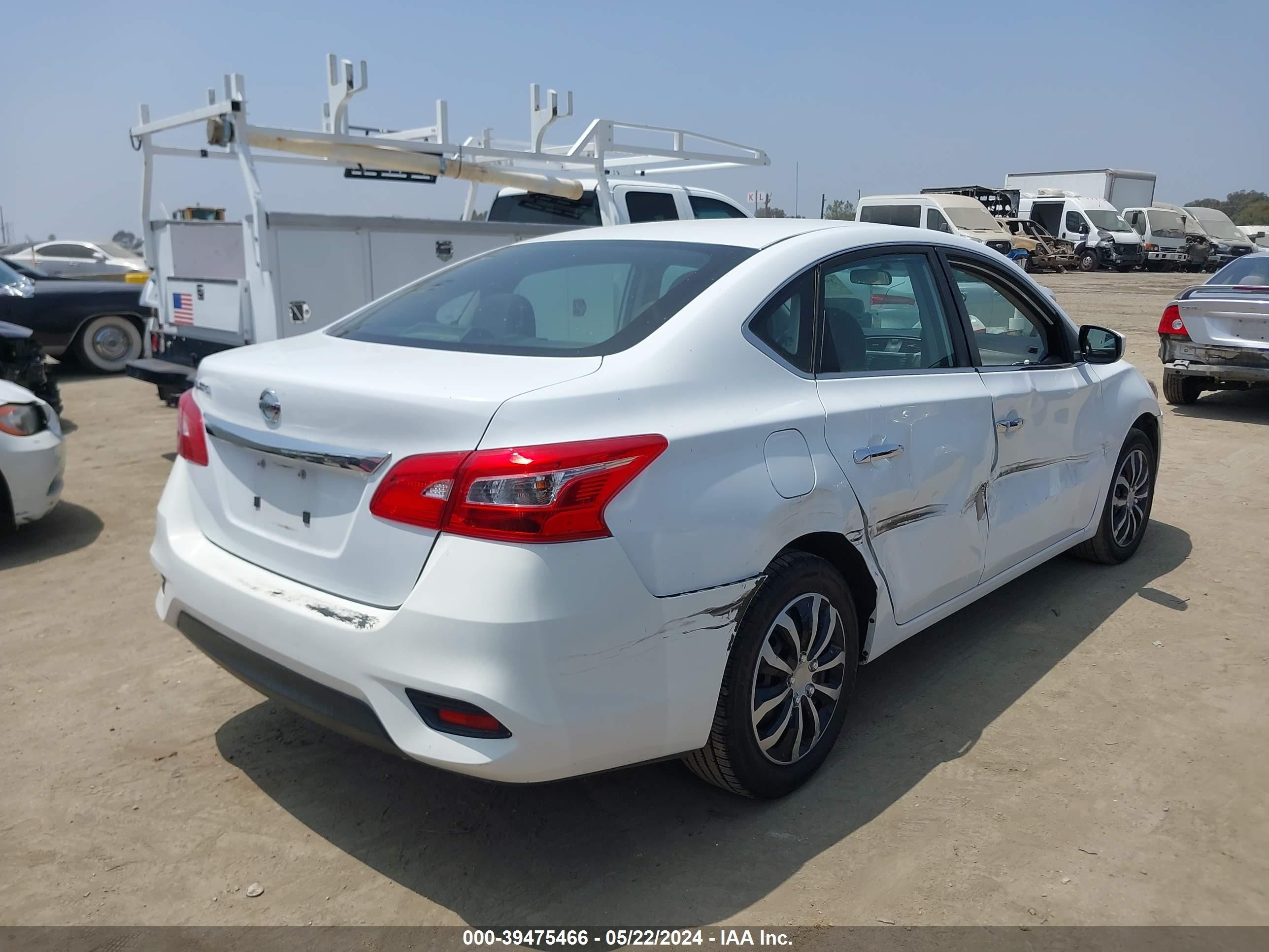 Photo 3 VIN: 3N1AB7AP9JY256506 - NISSAN SENTRA 