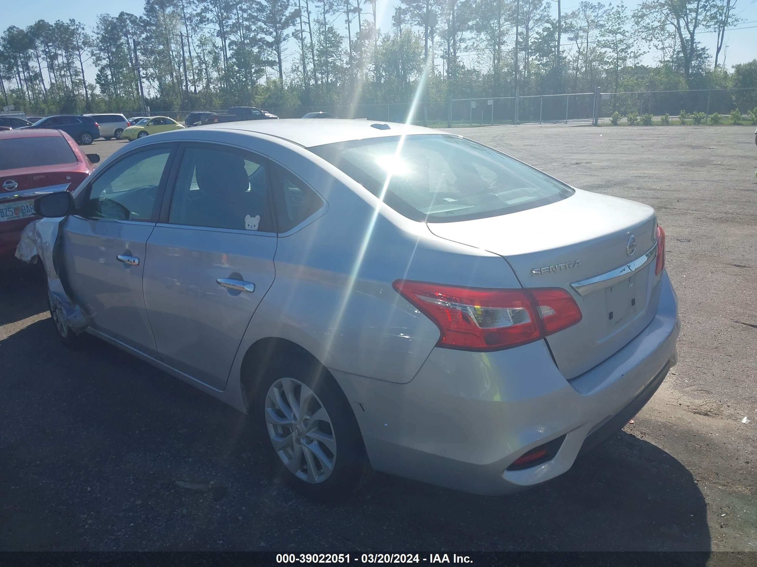 Photo 2 VIN: 3N1AB7AP9JY283236 - NISSAN SENTRA 