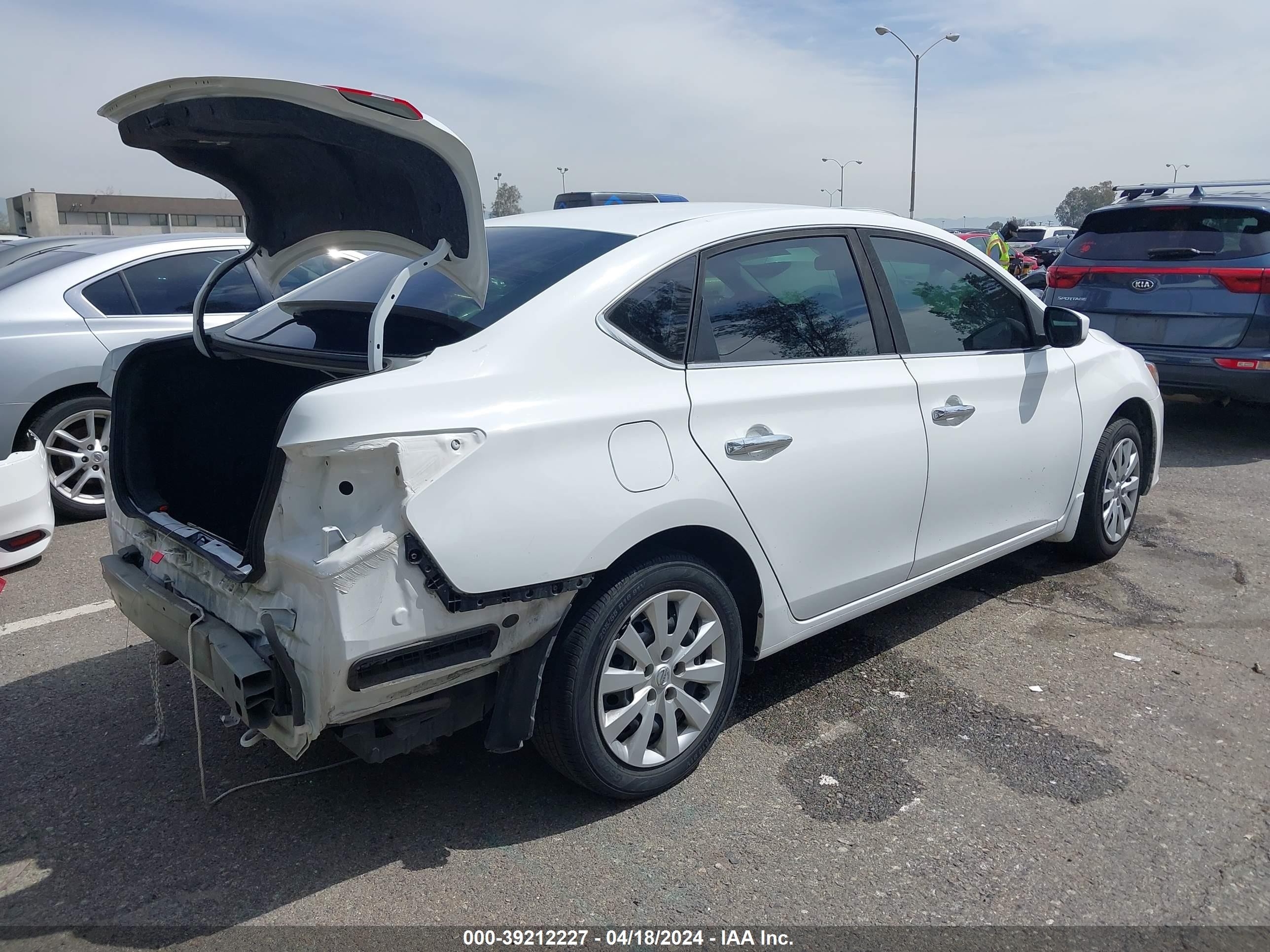 Photo 3 VIN: 3N1AB7AP9JY304344 - NISSAN SENTRA 