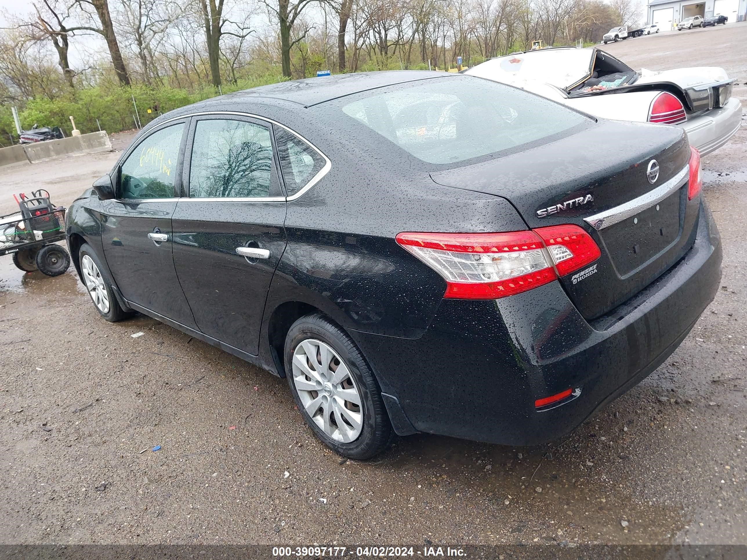 Photo 2 VIN: 3N1AB7APXFY261477 - NISSAN SENTRA 