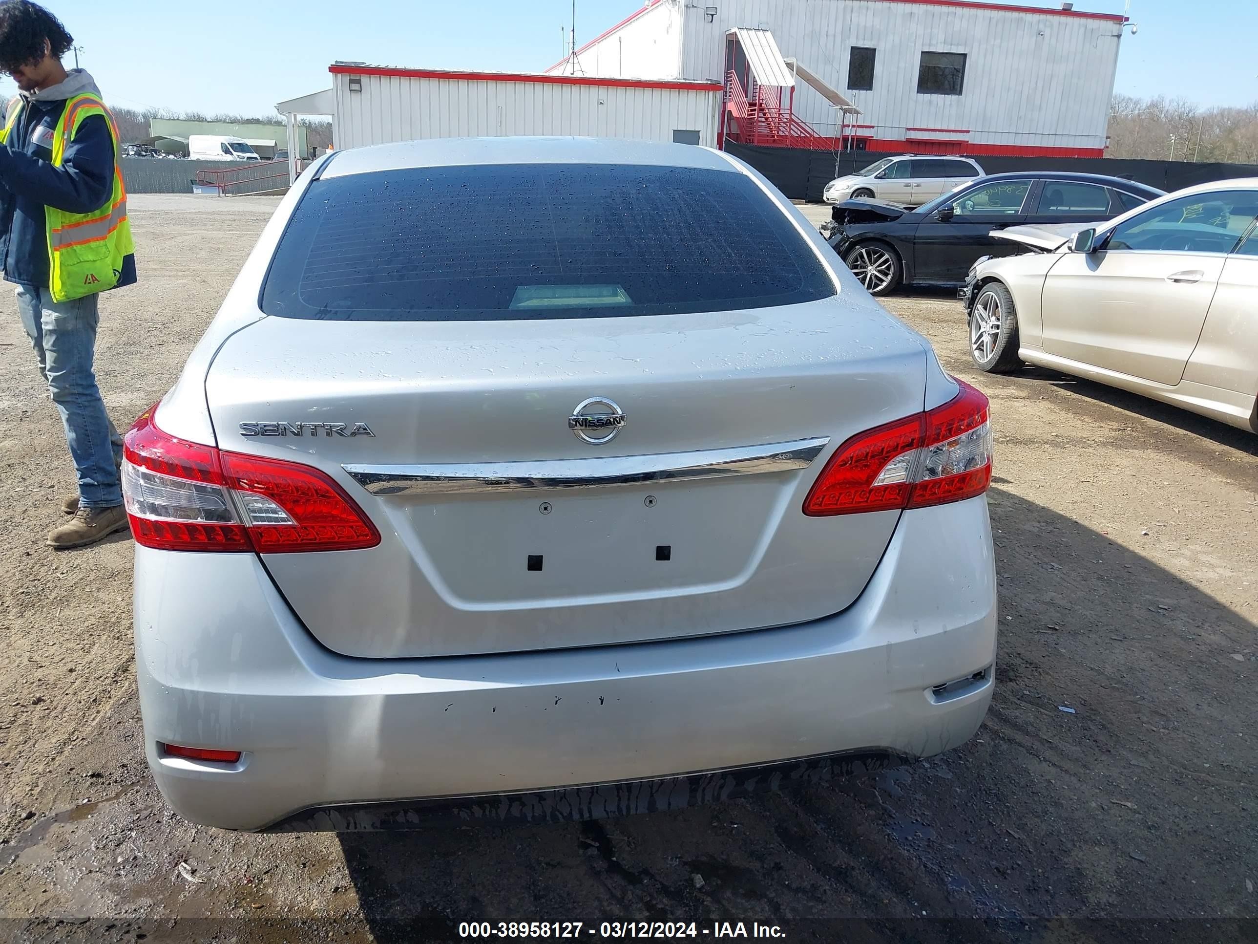 Photo 16 VIN: 3N1AB7APXFY271698 - NISSAN SENTRA 