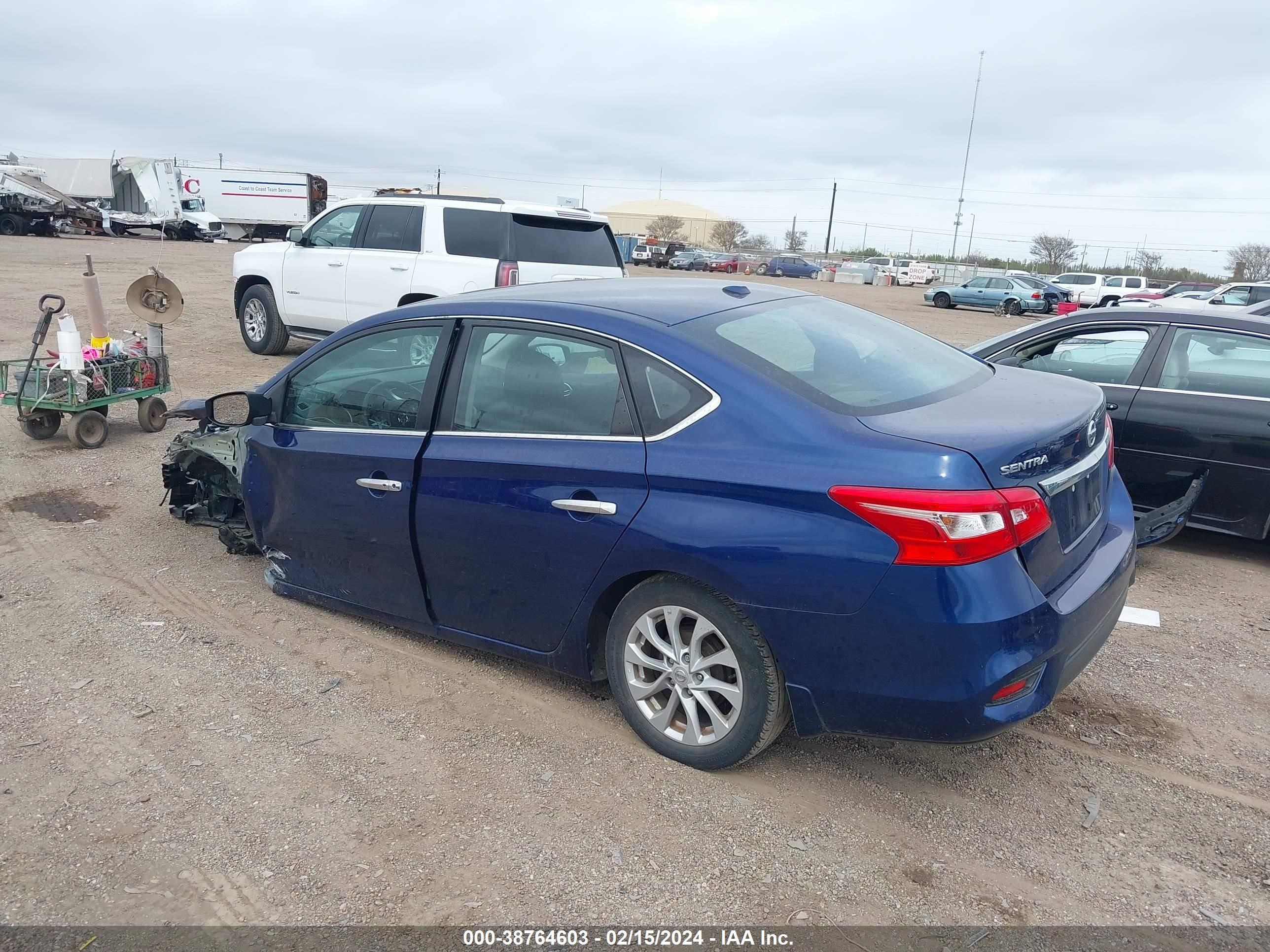 Photo 2 VIN: 3N1AB7APXJL652487 - NISSAN SENTRA 