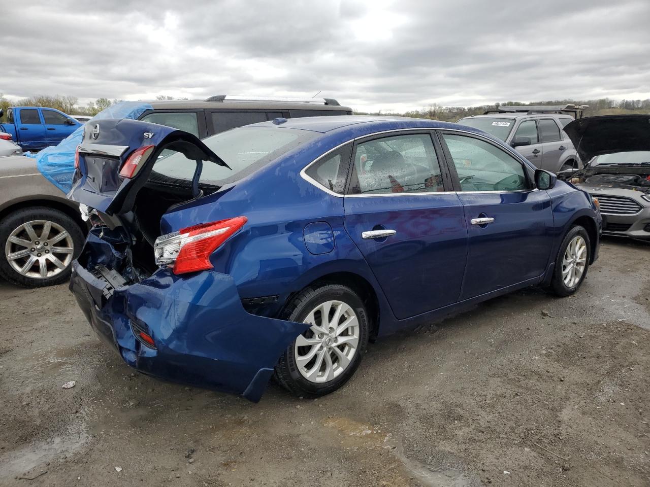 Photo 2 VIN: 3N1AB7APXJY227581 - NISSAN SENTRA 