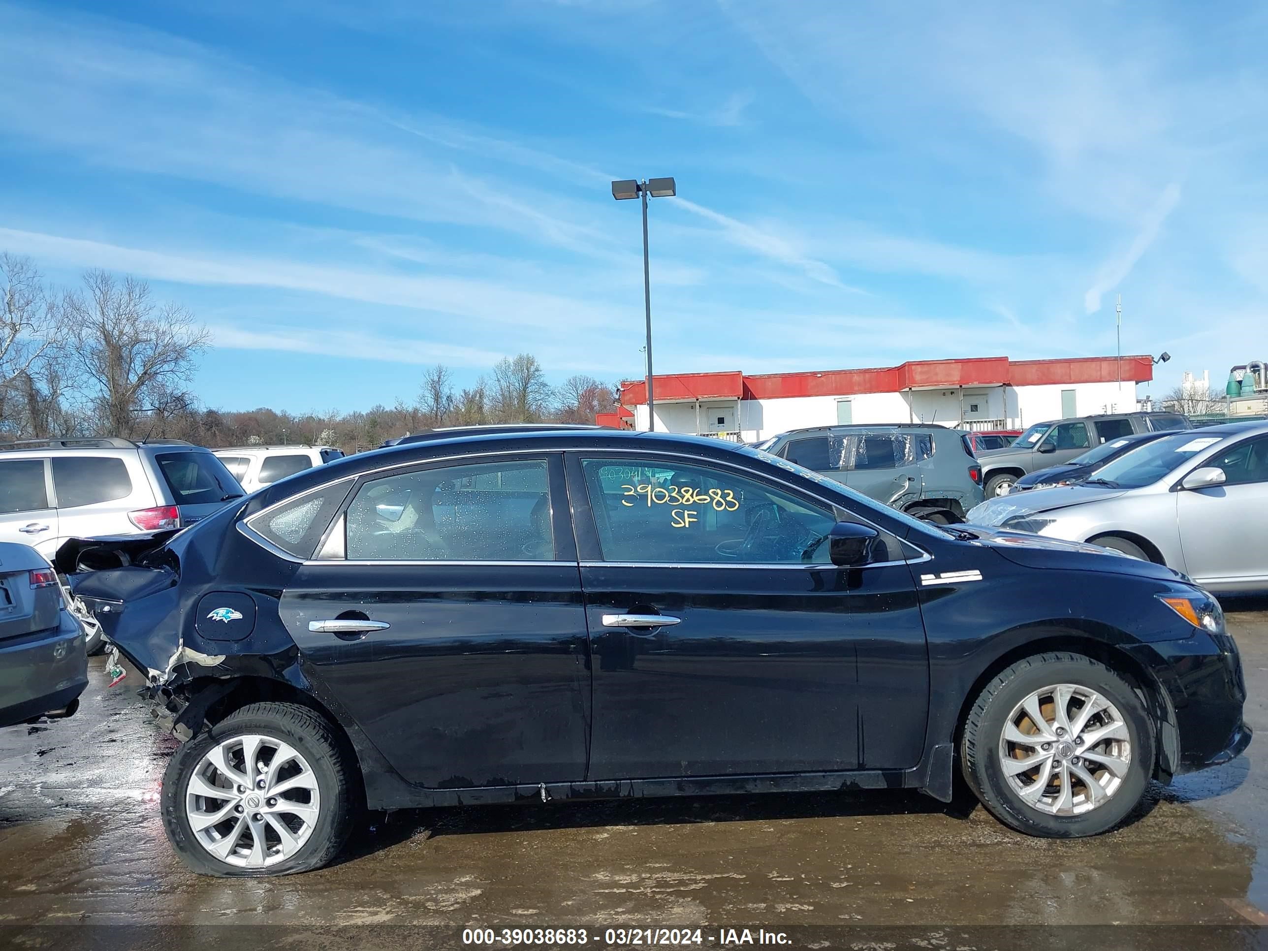 Photo 12 VIN: 3N1AB7APXJY261889 - NISSAN SENTRA 