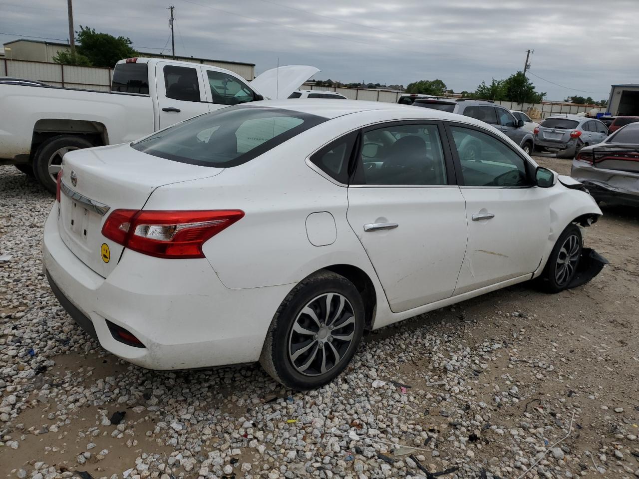 Photo 2 VIN: 3N1AB7APXJY313182 - NISSAN SENTRA 