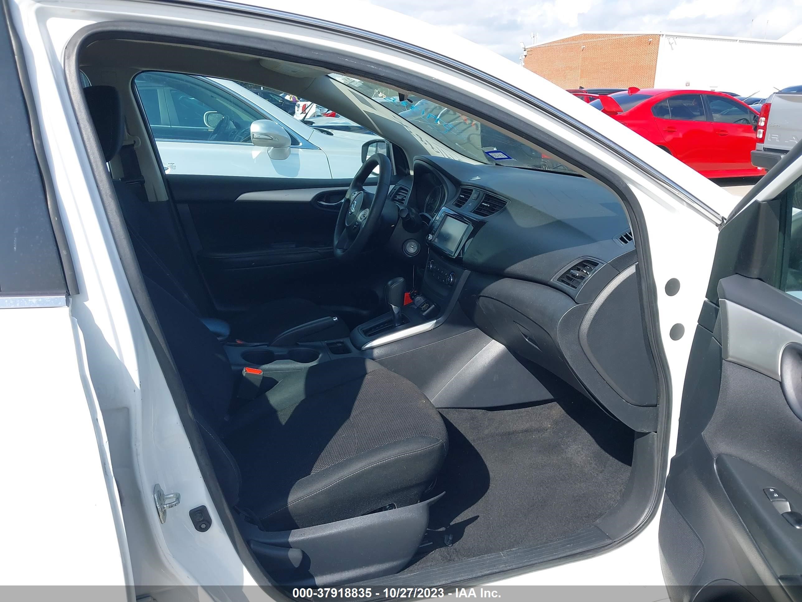 Photo 4 VIN: 3N1AB7APXKY263787 - NISSAN SENTRA 