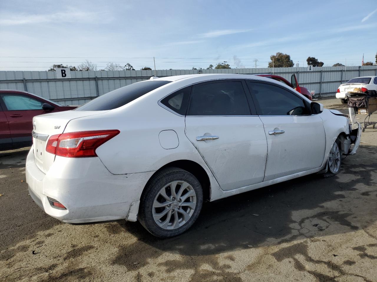 Photo 2 VIN: 3N1AB7APXKY334132 - NISSAN SENTRA 