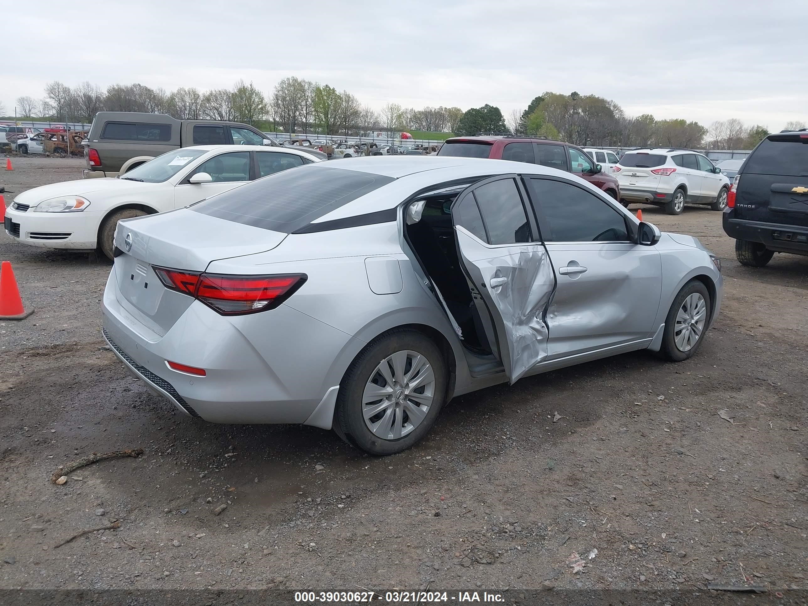 Photo 3 VIN: 3N1AB8BV7NY282062 - NISSAN SENTRA 