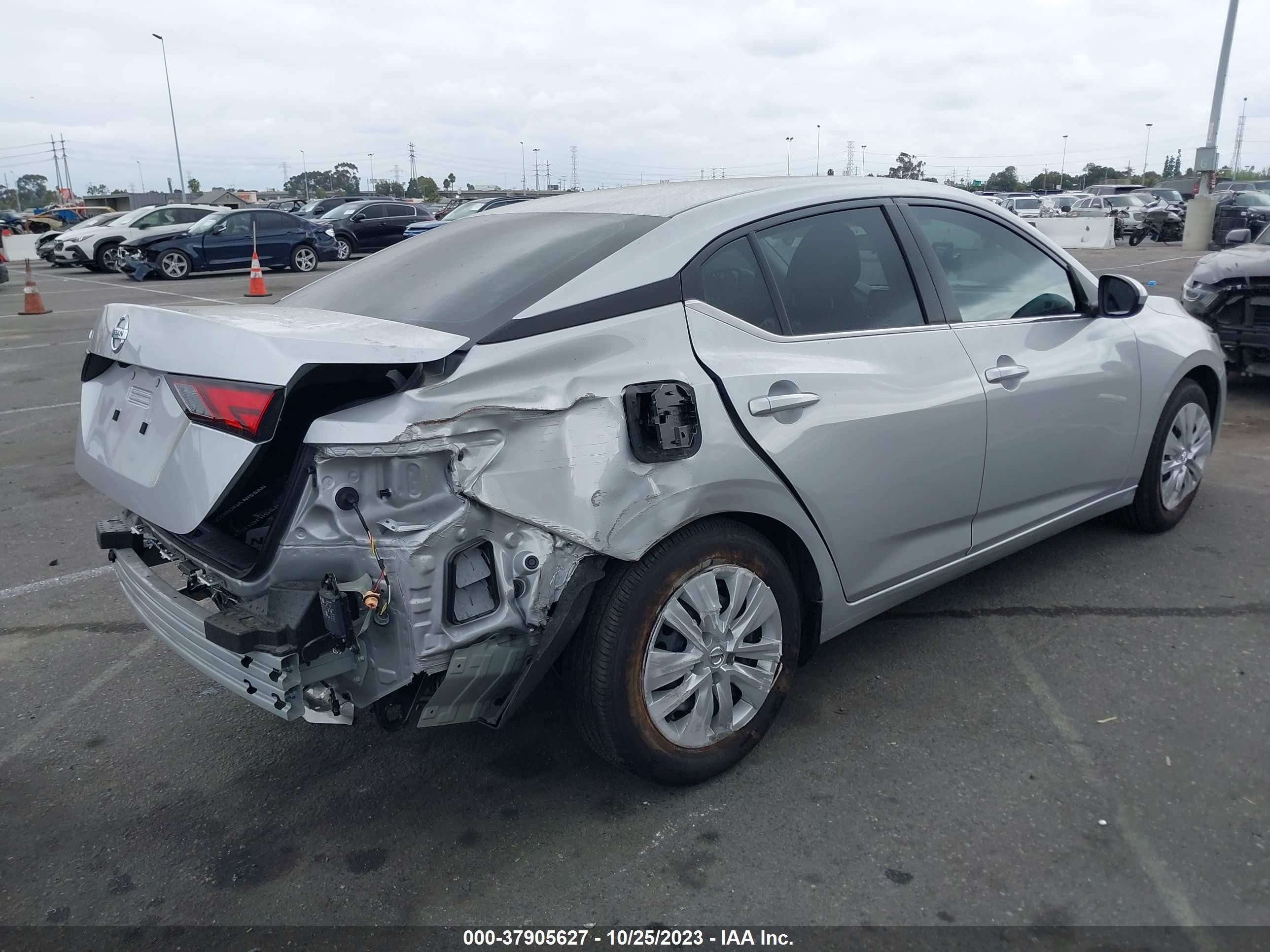 Photo 3 VIN: 3N1AB8BV7PY300840 - NISSAN SENTRA 