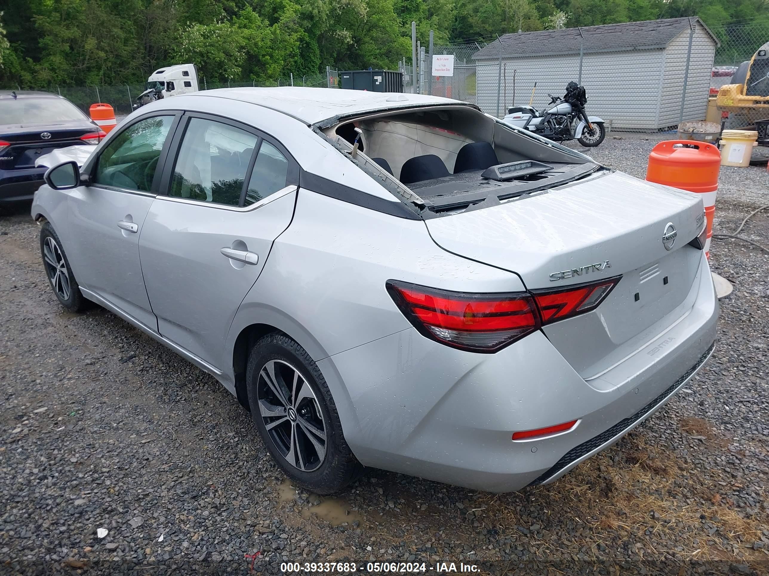 Photo 2 VIN: 3N1AB8CV8NY313950 - NISSAN SENTRA 