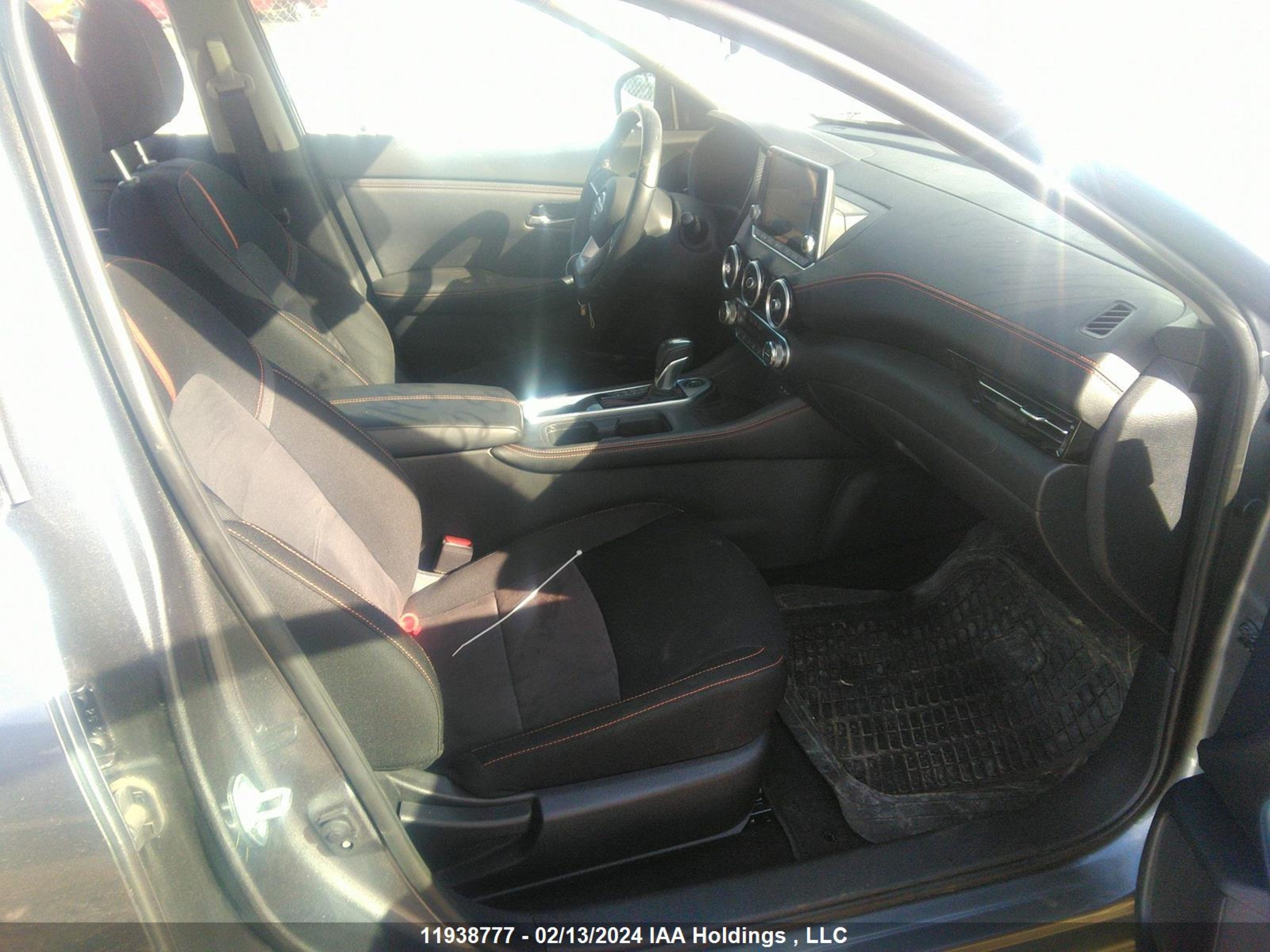 Photo 4 VIN: 3N1AB8DV8NY286019 - NISSAN SENTRA 