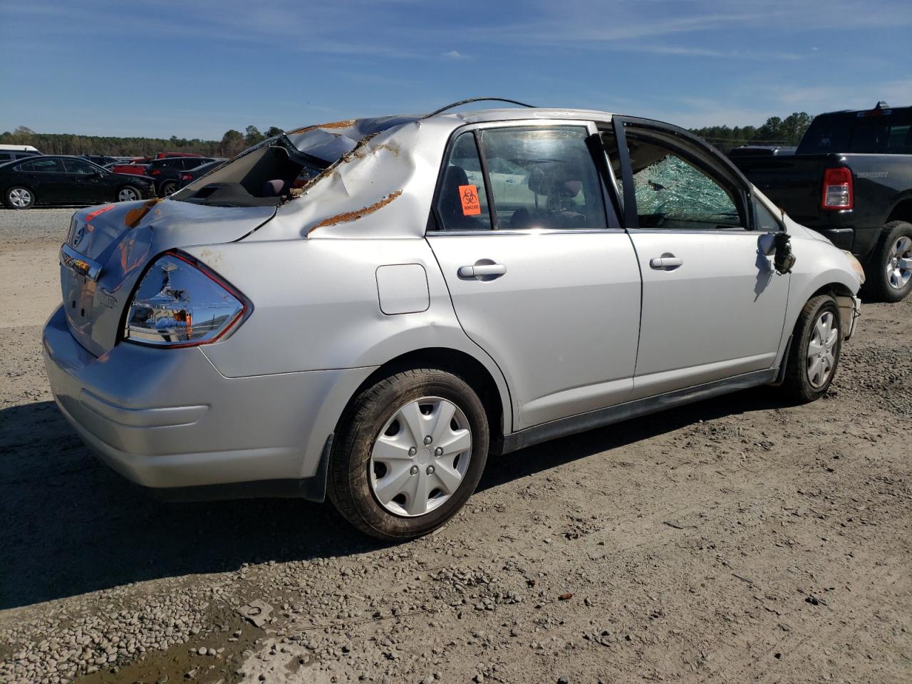 Photo 2 VIN: 3N1BC11E08L393189 - NISSAN VERSA 