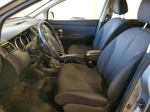 Photo 6 VIN: 3N1BC11E09L439959 - NISSAN VERSA 