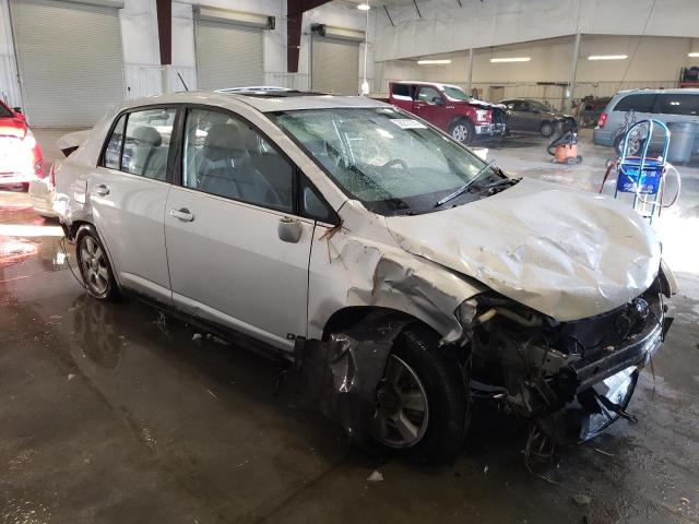 Photo 3 VIN: 3N1BC11E17L403937 - NISSAN VERSA 