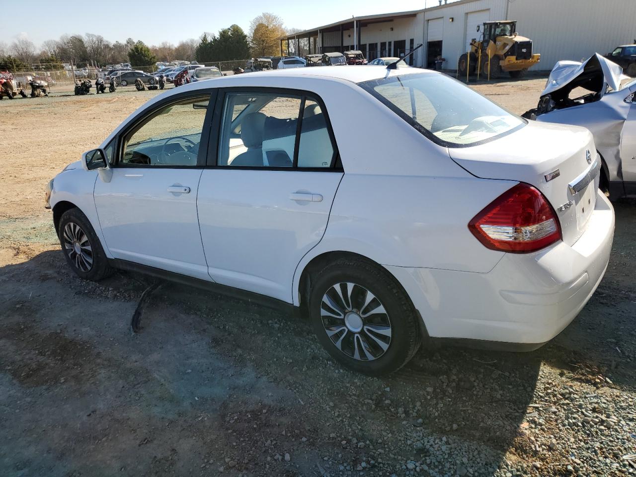 Photo 1 VIN: 3N1BC11E19L390528 - NISSAN VERSA 