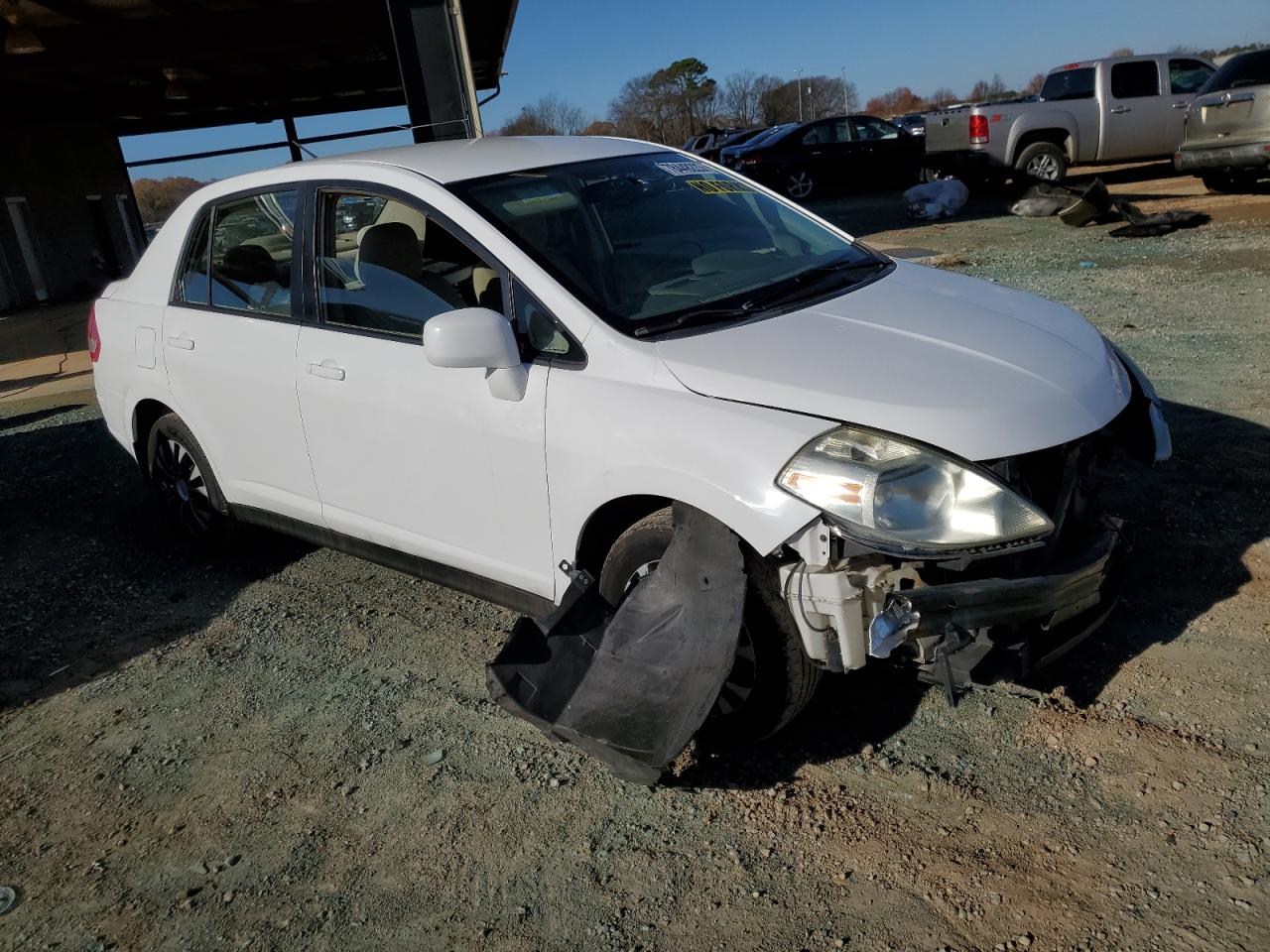 Photo 3 VIN: 3N1BC11E19L390528 - NISSAN VERSA 