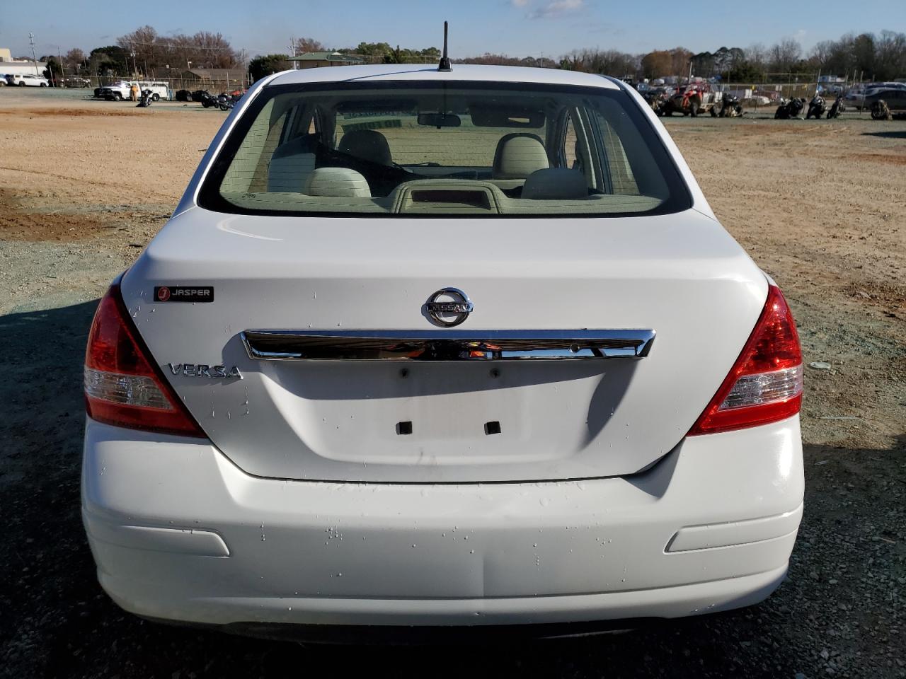 Photo 5 VIN: 3N1BC11E19L390528 - NISSAN VERSA 