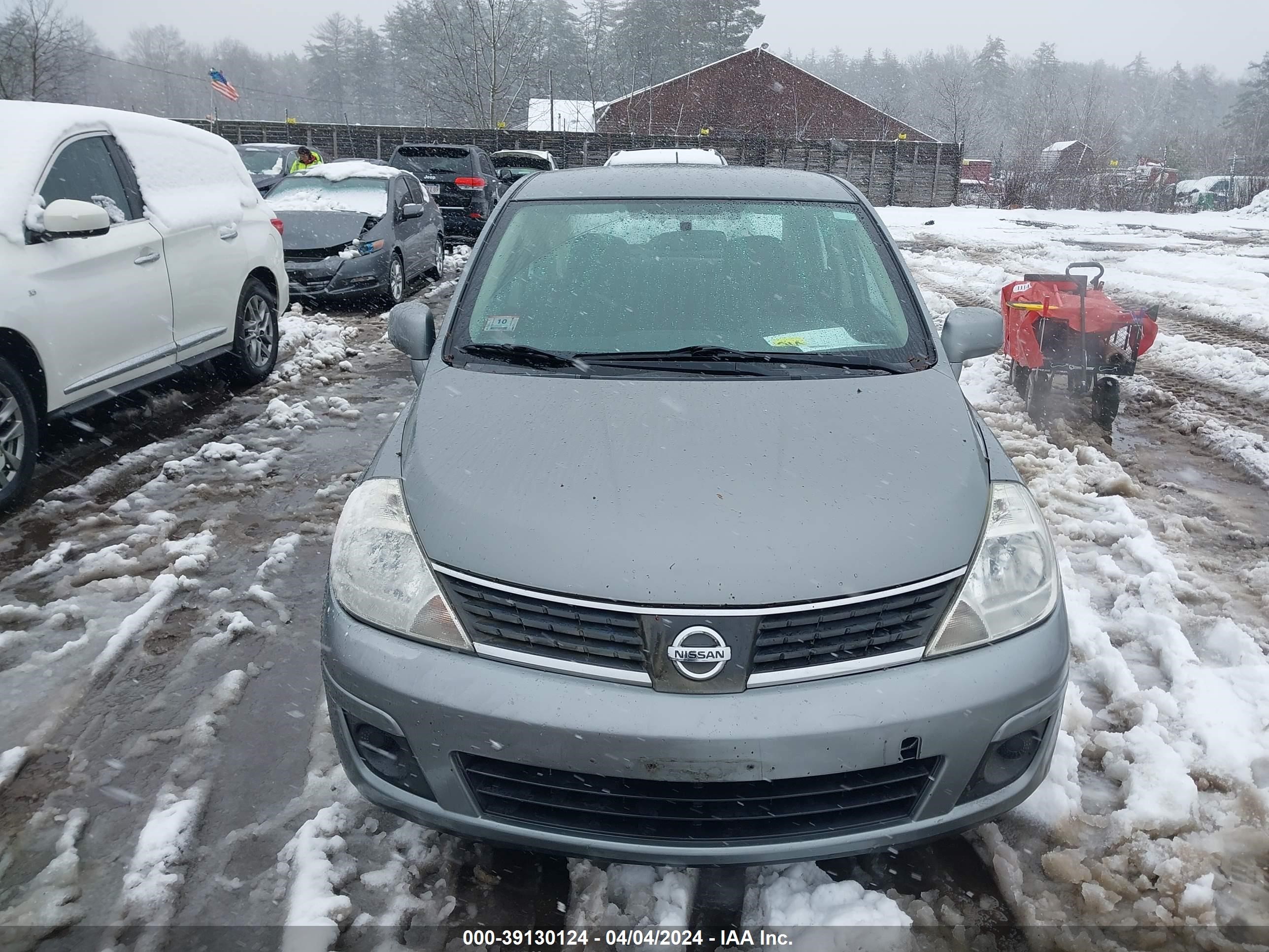 Photo 11 VIN: 3N1BC11E27L413070 - NISSAN VERSA 