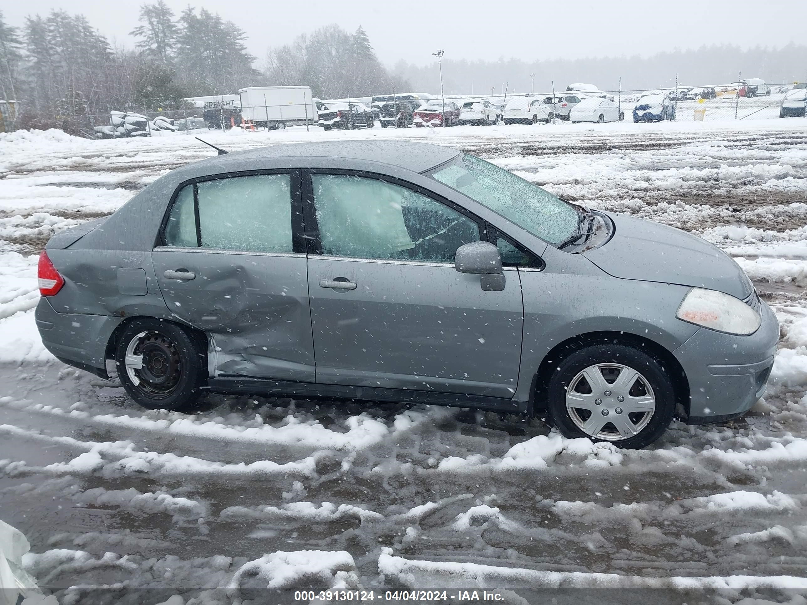 Photo 13 VIN: 3N1BC11E27L413070 - NISSAN VERSA 