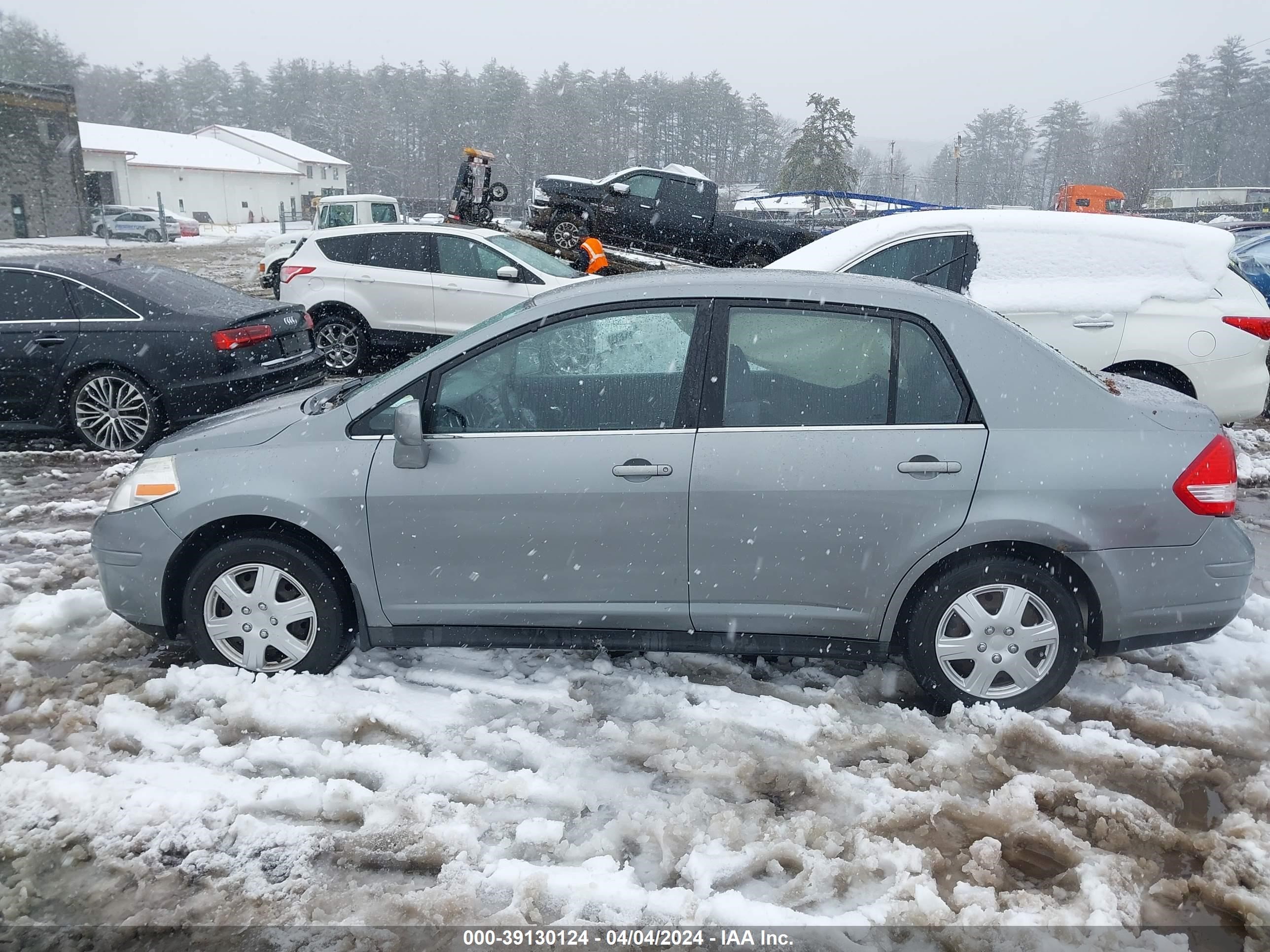 Photo 14 VIN: 3N1BC11E27L413070 - NISSAN VERSA 