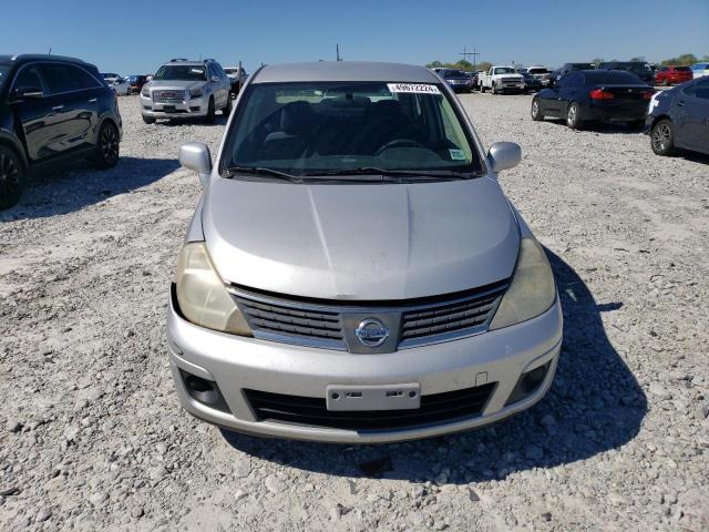 Photo 4 VIN: 3N1BC11E29L399450 - NISSAN VERSA 