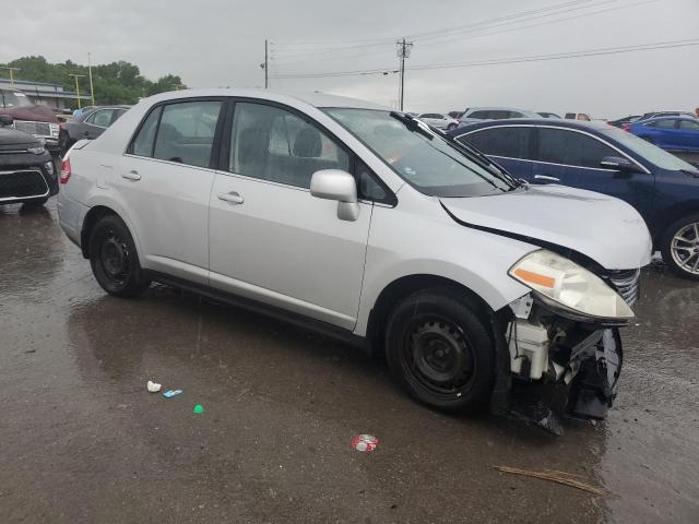 Photo 3 VIN: 3N1BC11E38L387323 - NISSAN VERSA 