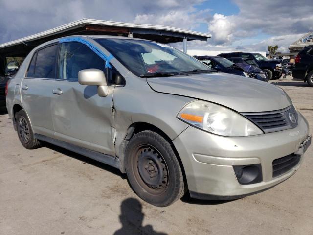 Photo 3 VIN: 3N1BC11E38L433801 - NISSAN VERSA 