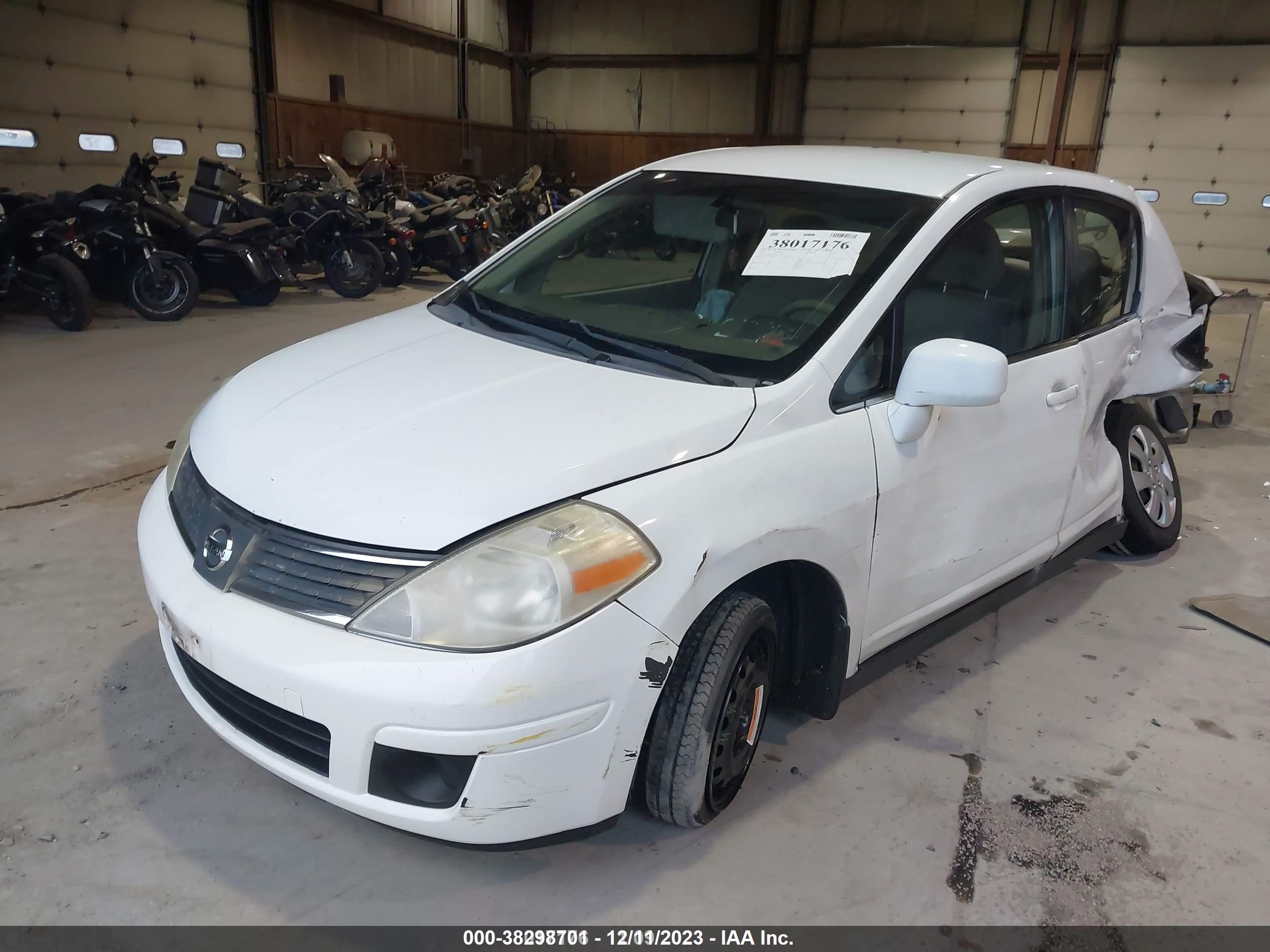 Photo 1 VIN: 3N1BC11E47L404838 - NISSAN VERSA 