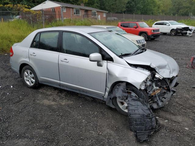 Photo 3 VIN: 3N1BC11E48L385578 - NISSAN VERSA S 