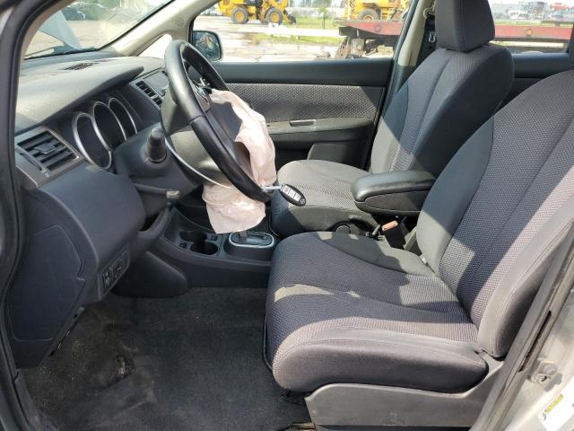 Photo 6 VIN: 3N1BC11E48L385600 - NISSAN VERSA S 