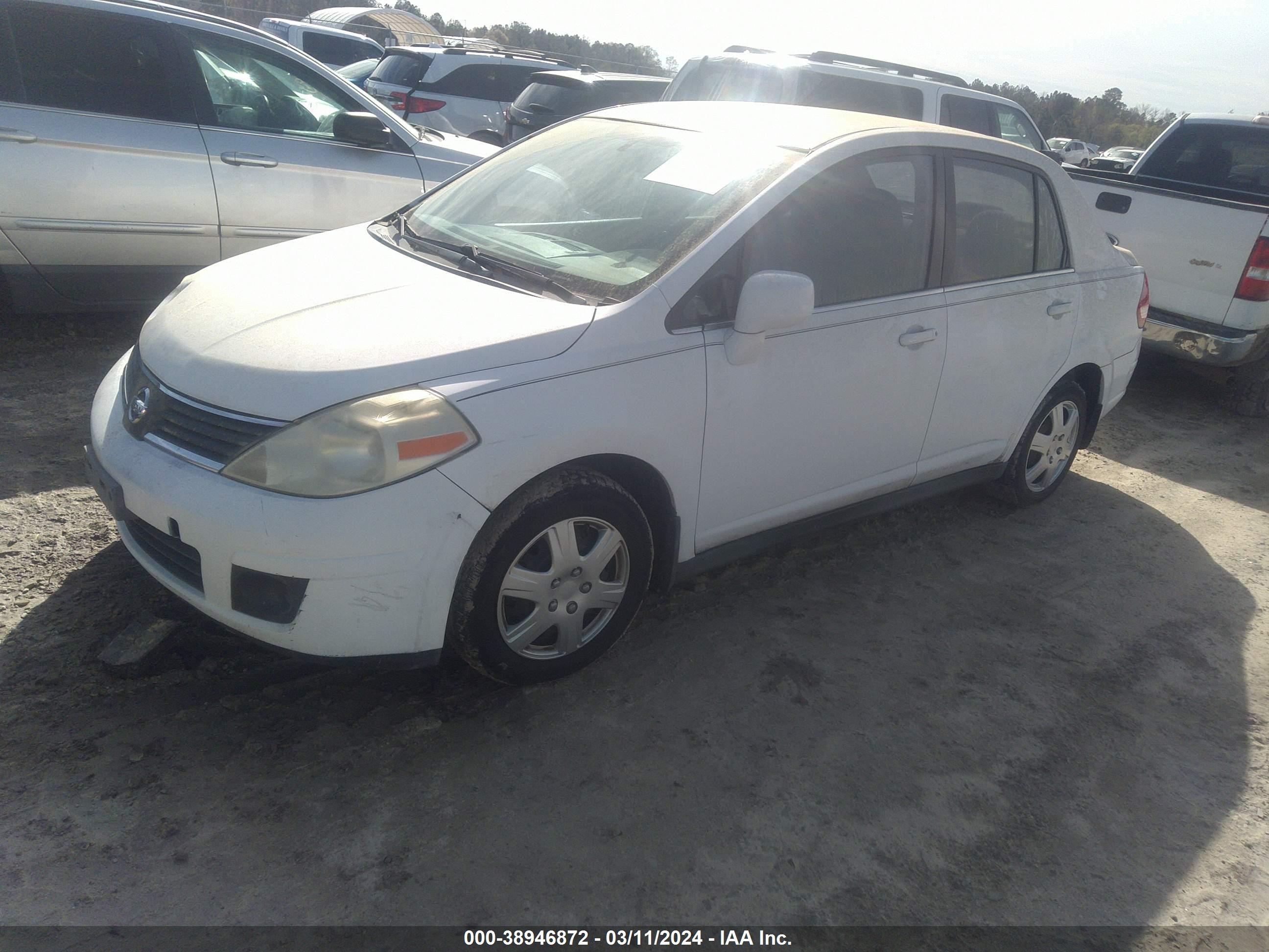 Photo 1 VIN: 3N1BC11E48L401200 - NISSAN VERSA 