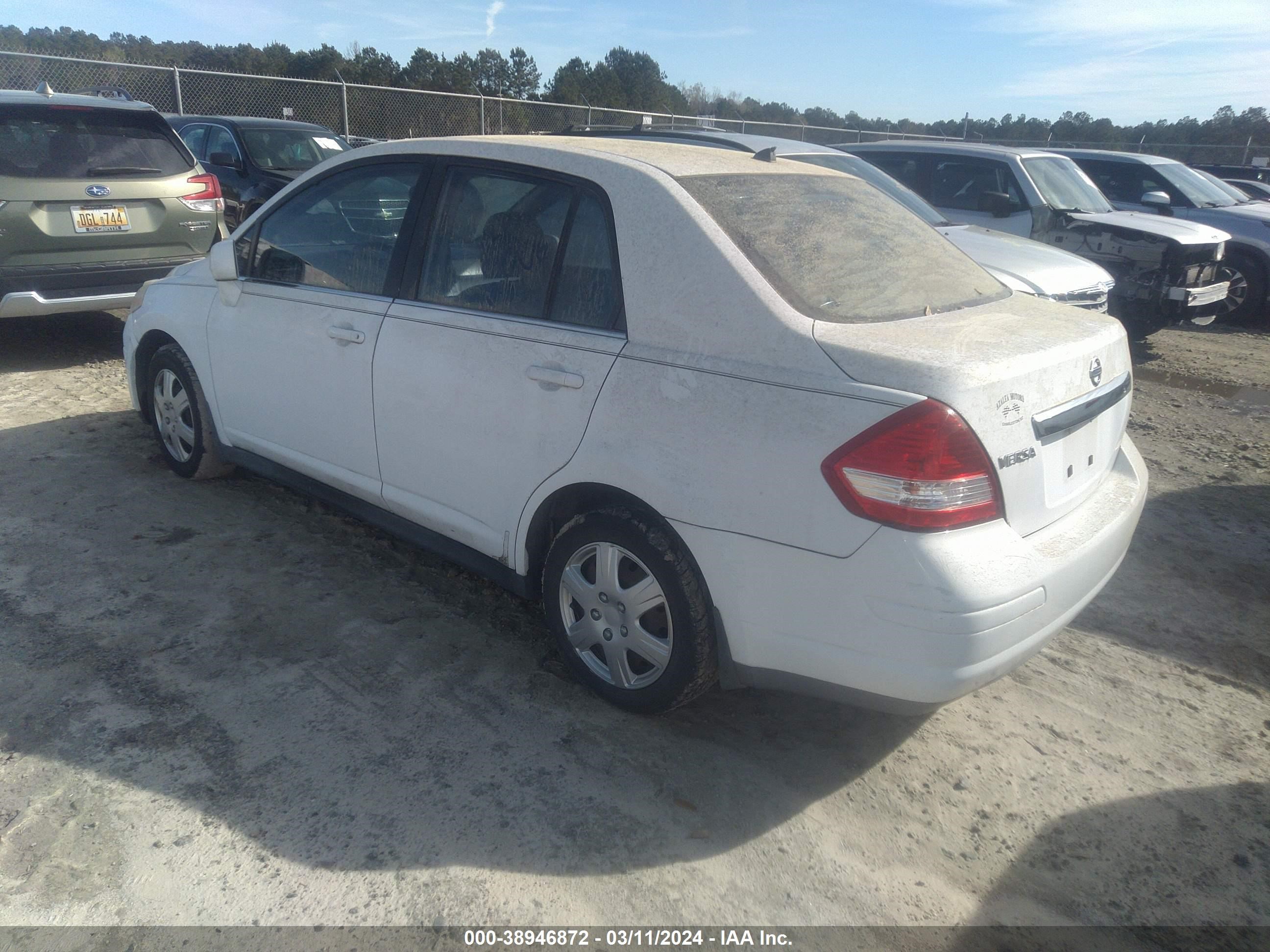 Photo 2 VIN: 3N1BC11E48L401200 - NISSAN VERSA 