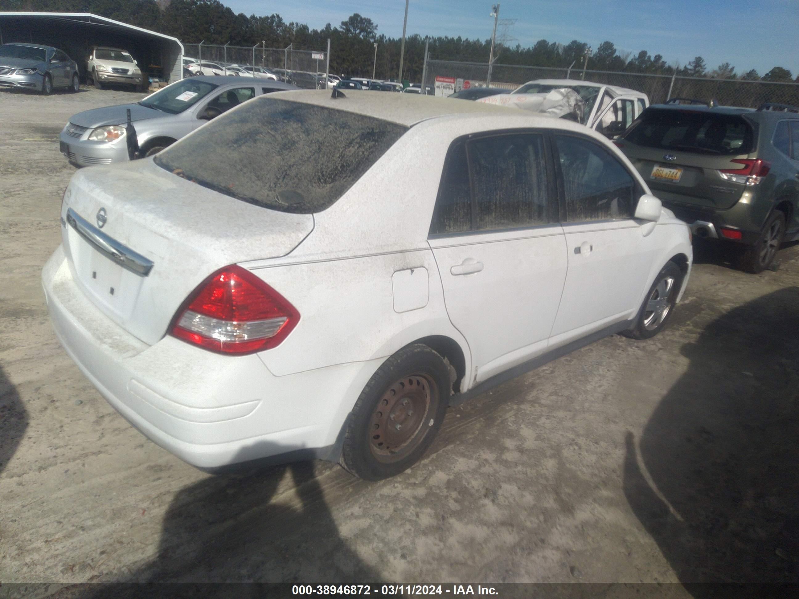 Photo 3 VIN: 3N1BC11E48L401200 - NISSAN VERSA 