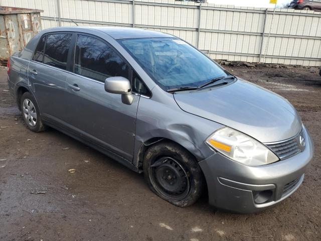 Photo 3 VIN: 3N1BC11E48L440823 - NISSAN VERSA 