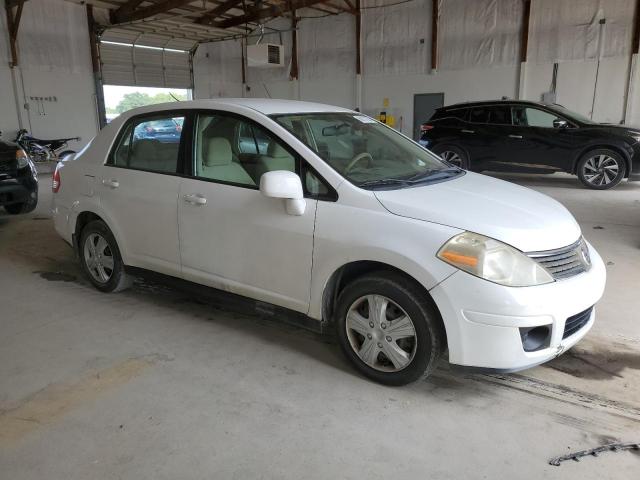 Photo 3 VIN: 3N1BC11E49L441391 - NISSAN VERSA 