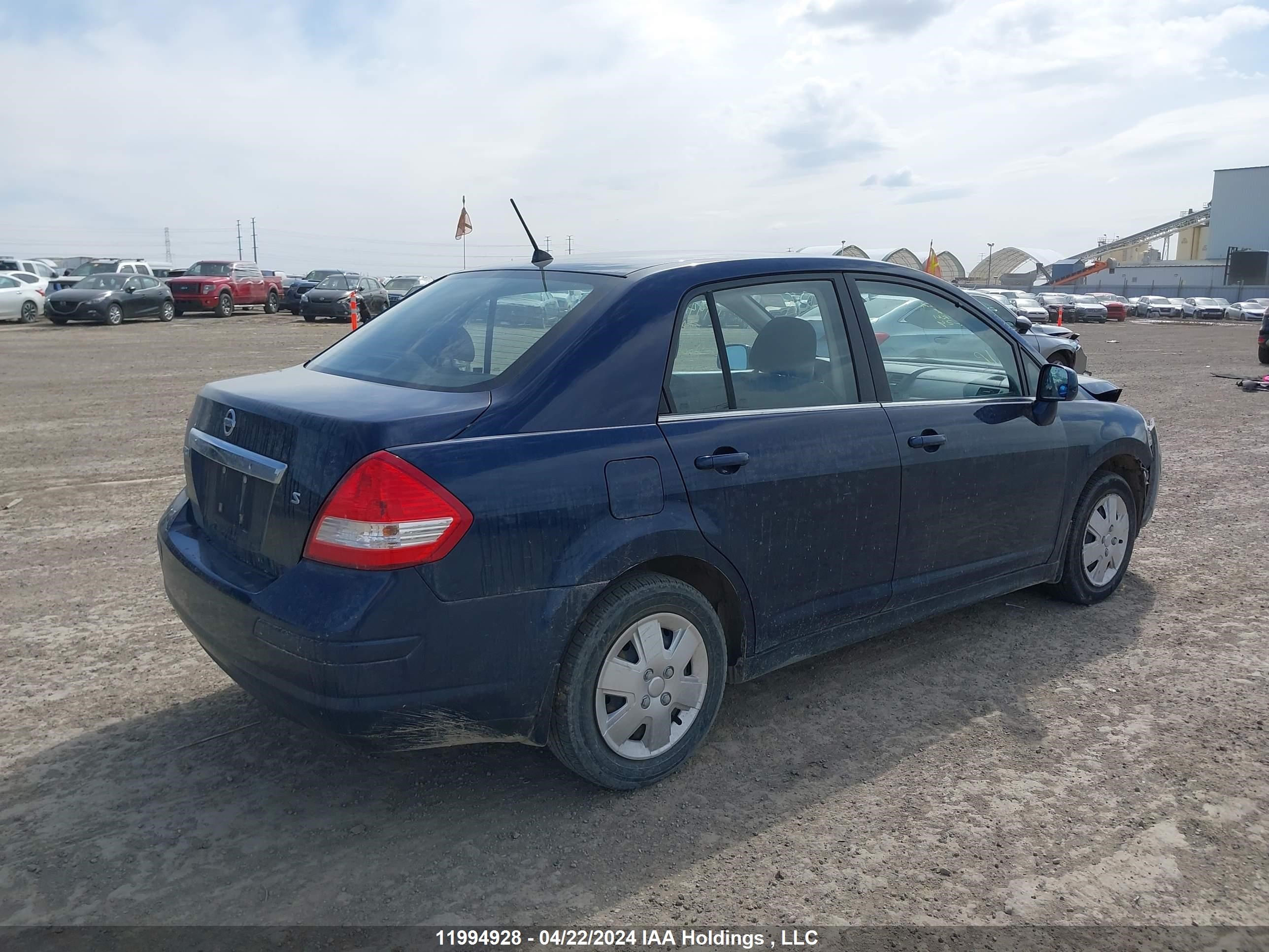 Photo 3 VIN: 3N1BC11E57L400197 - NISSAN VERSA 