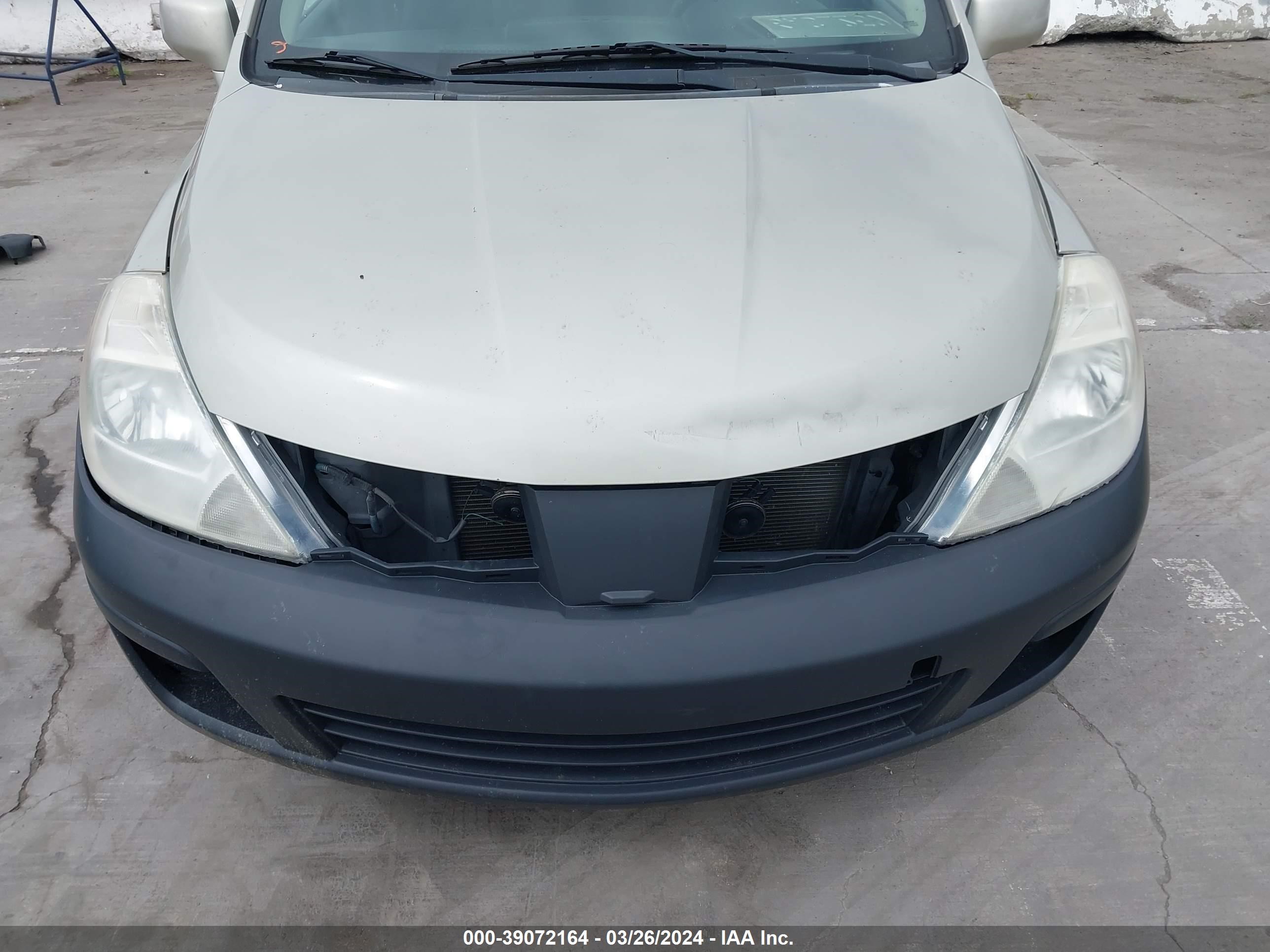 Photo 12 VIN: 3N1BC11E58L372872 - NISSAN VERSA 