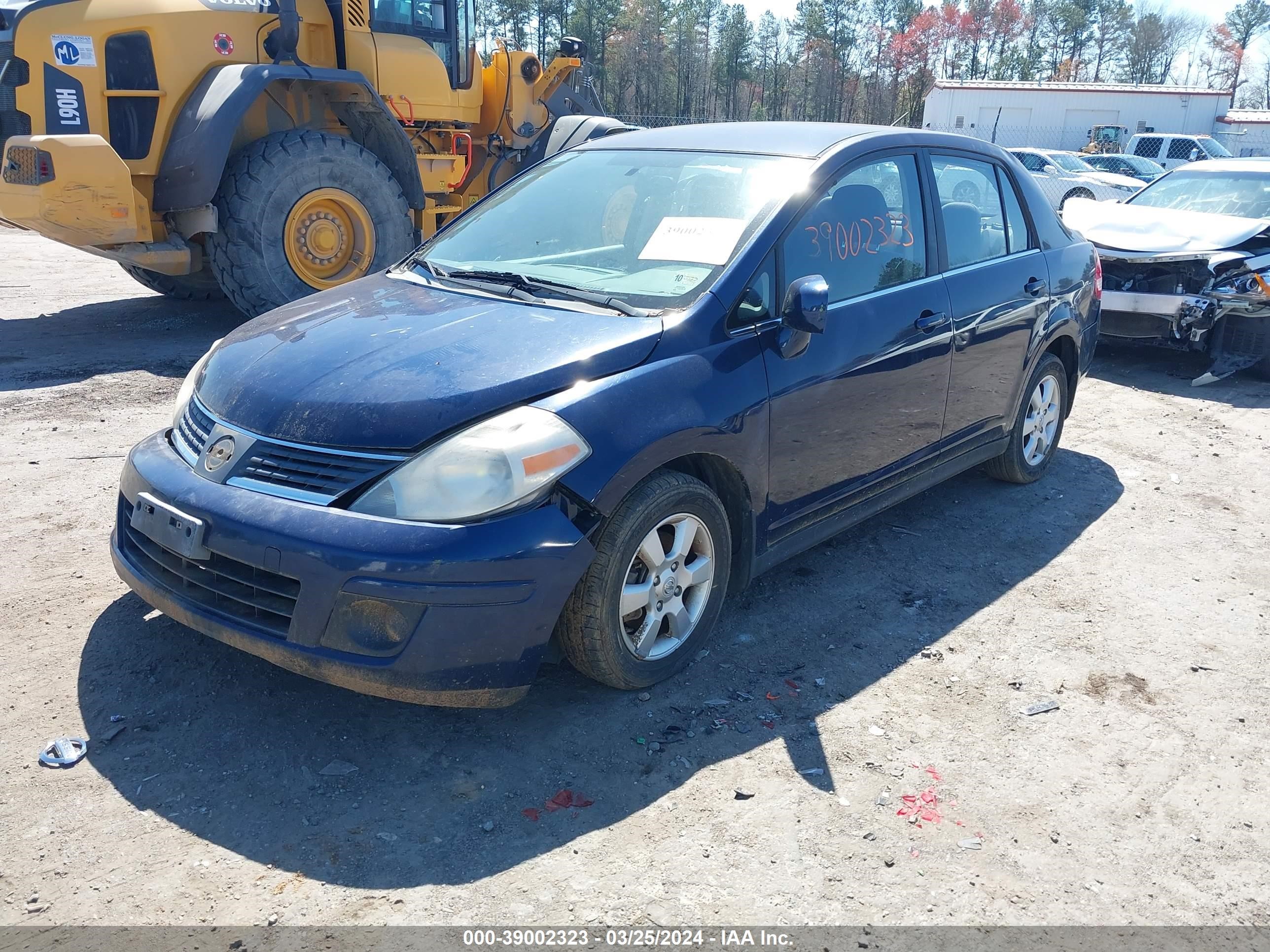 Photo 1 VIN: 3N1BC11E67L449621 - NISSAN VERSA 