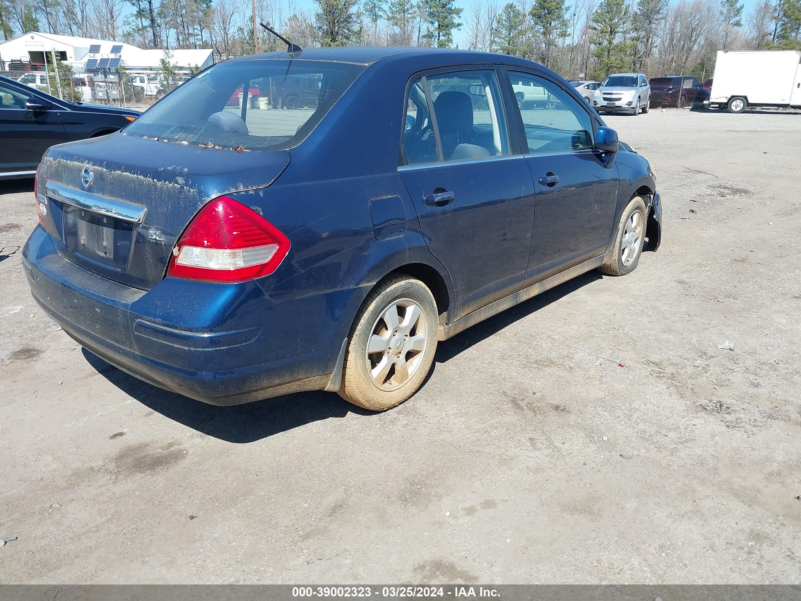 Photo 3 VIN: 3N1BC11E67L449621 - NISSAN VERSA 