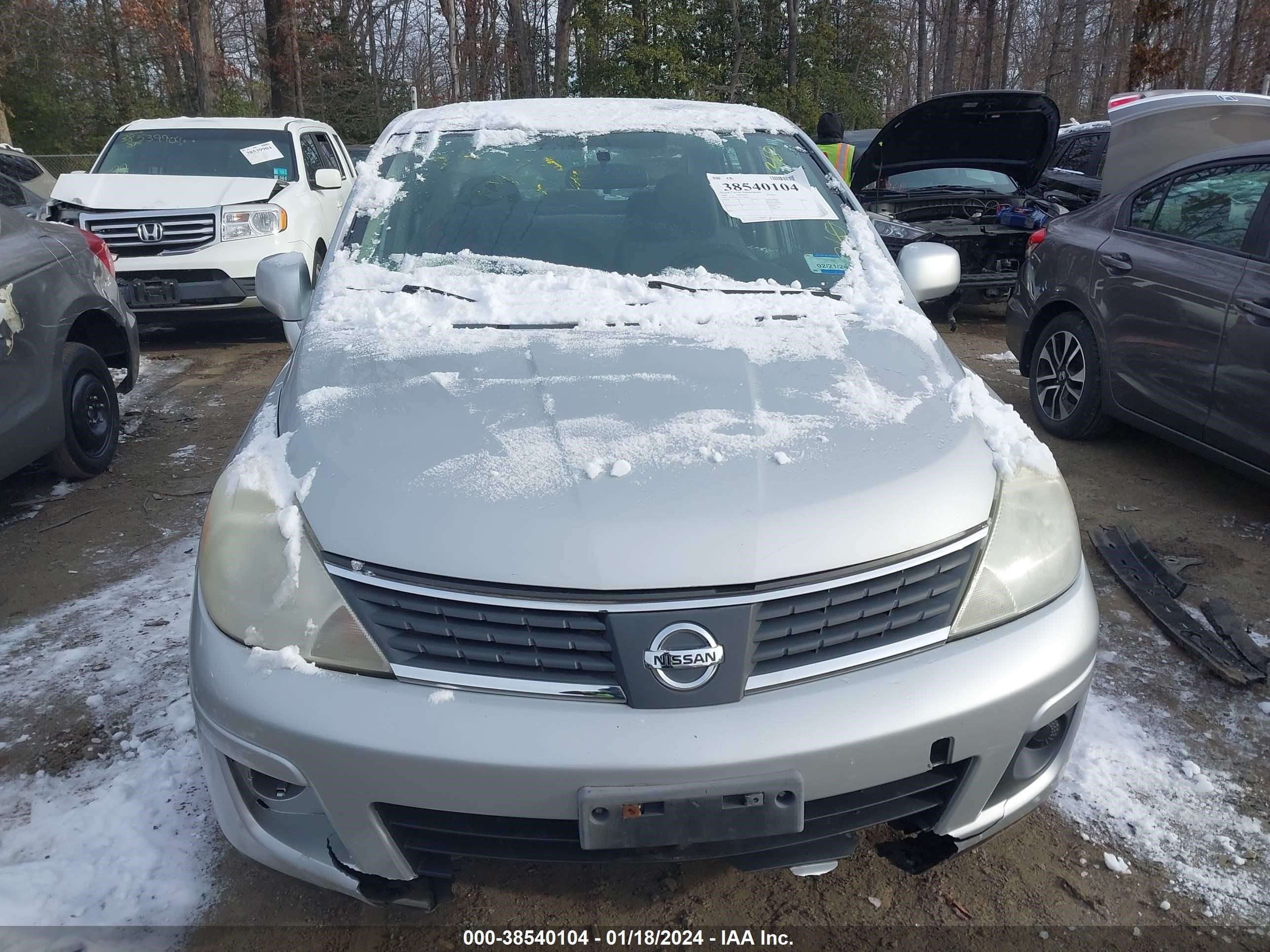 Photo 11 VIN: 3N1BC11E68L378860 - NISSAN VERSA 