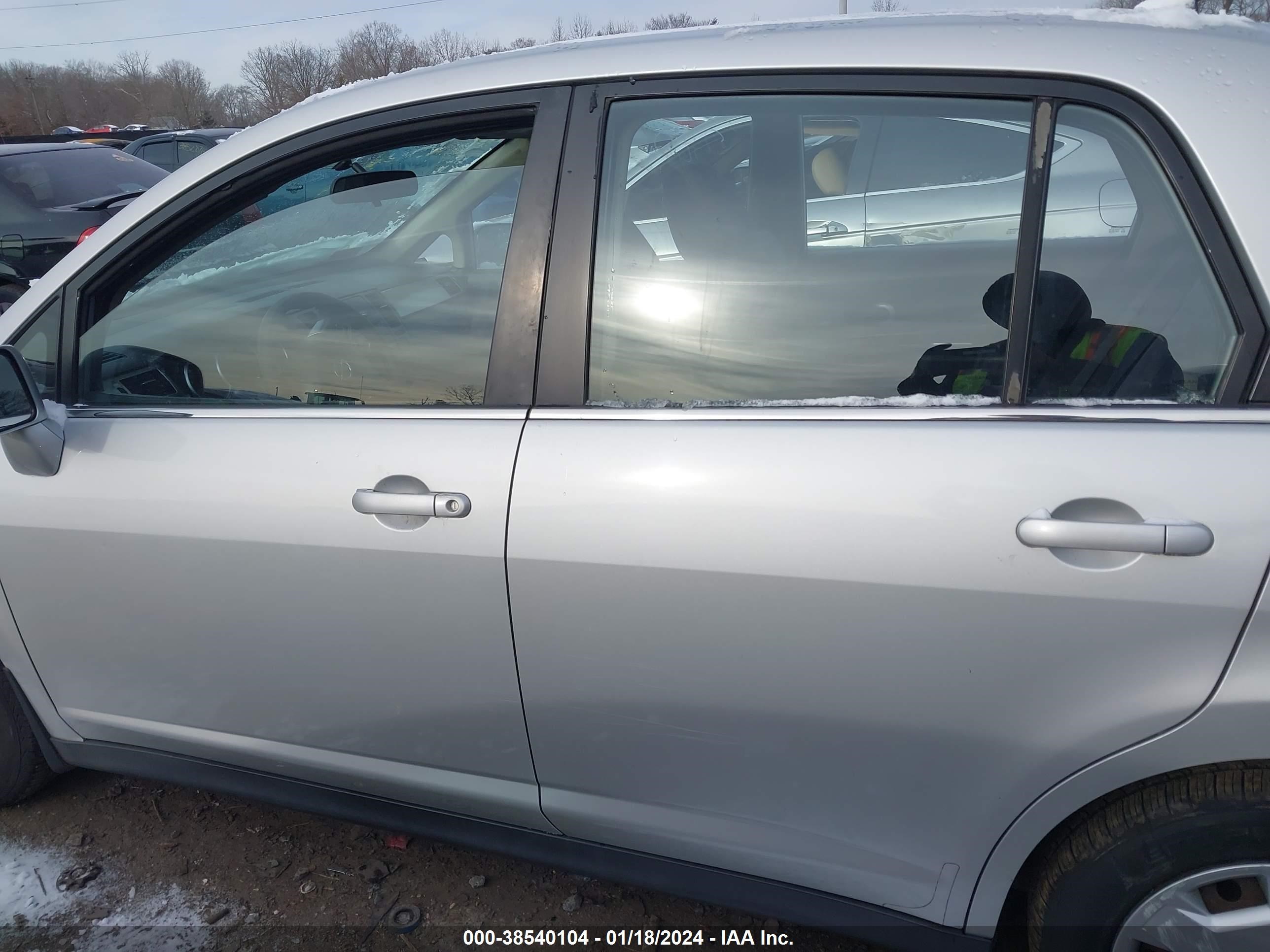 Photo 13 VIN: 3N1BC11E68L378860 - NISSAN VERSA 