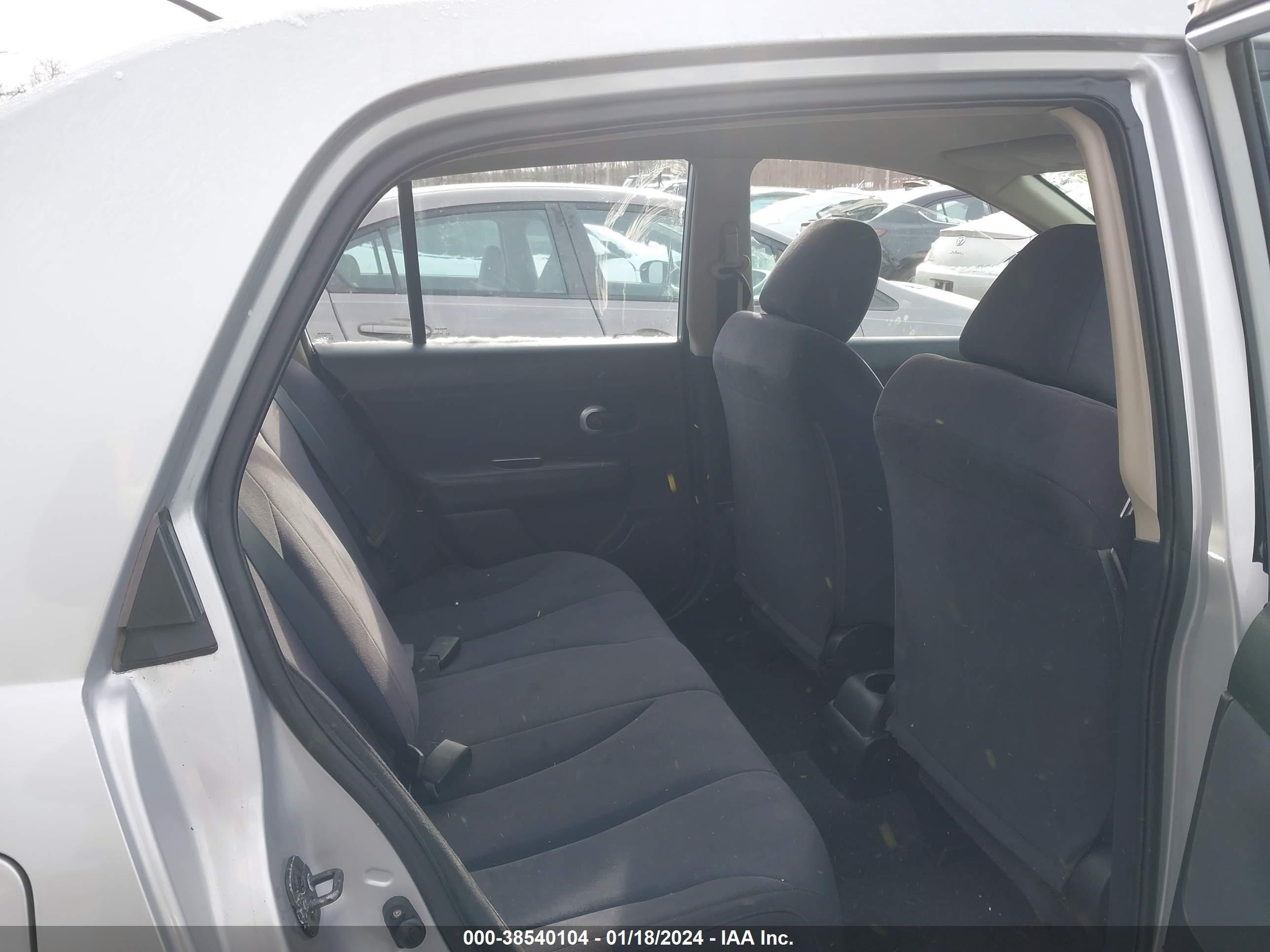 Photo 7 VIN: 3N1BC11E68L378860 - NISSAN VERSA 