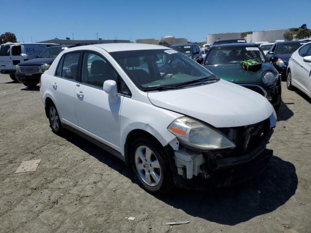 Photo 3 VIN: 3N1BC11E68L385159 - NISSAN VERSA 