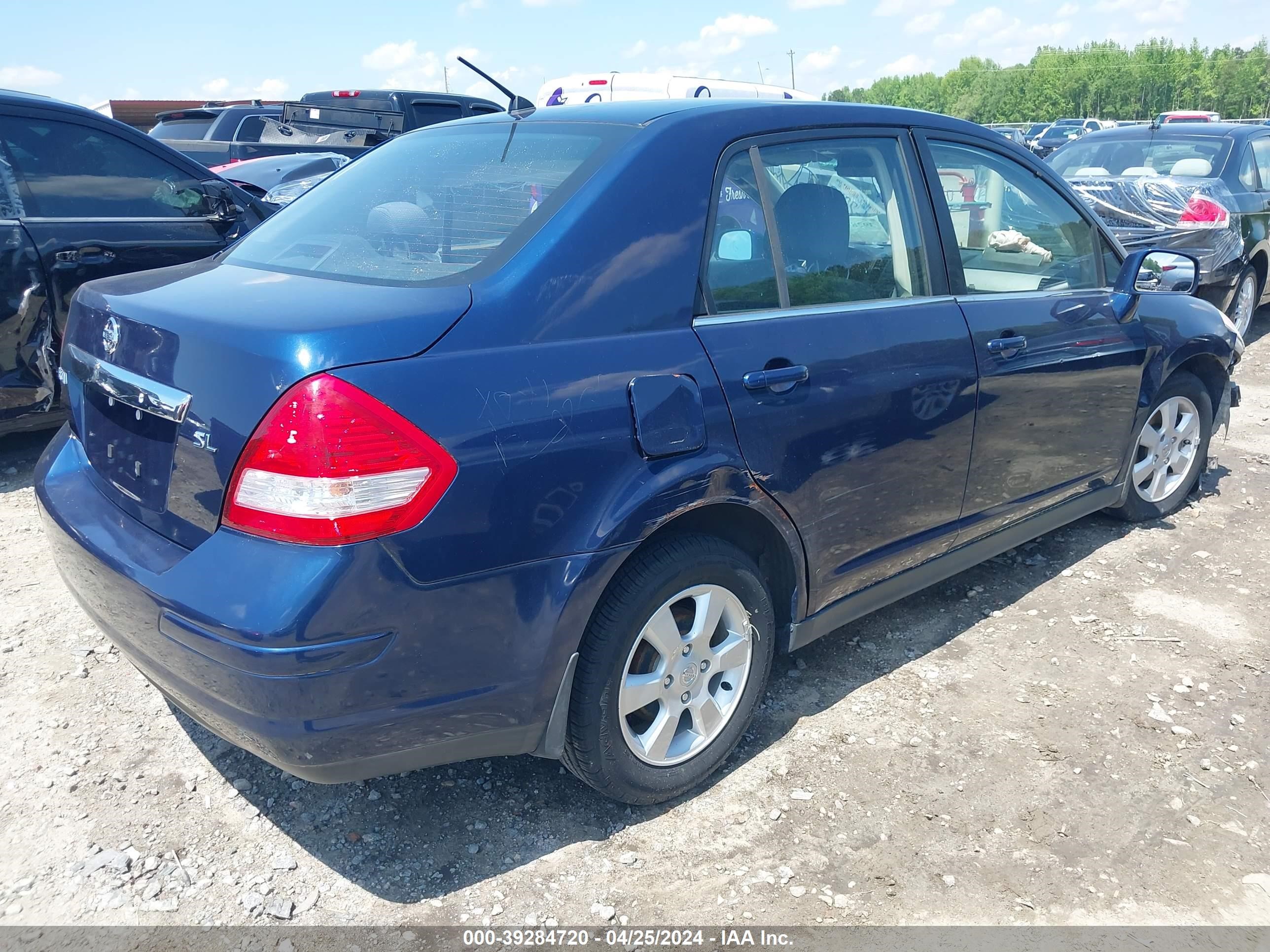 Photo 3 VIN: 3N1BC11E77L396606 - NISSAN VERSA 