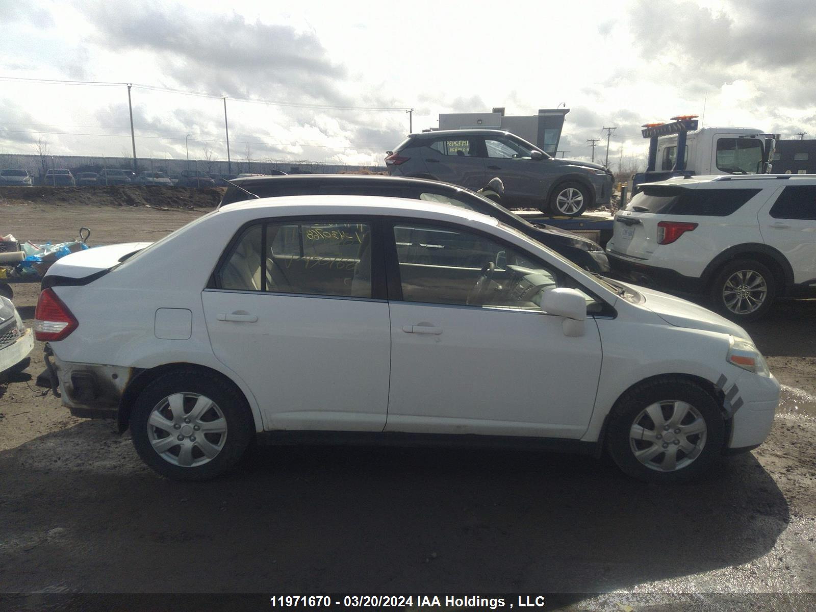 Photo 13 VIN: 3N1BC11E77L430768 - NISSAN VERSA 