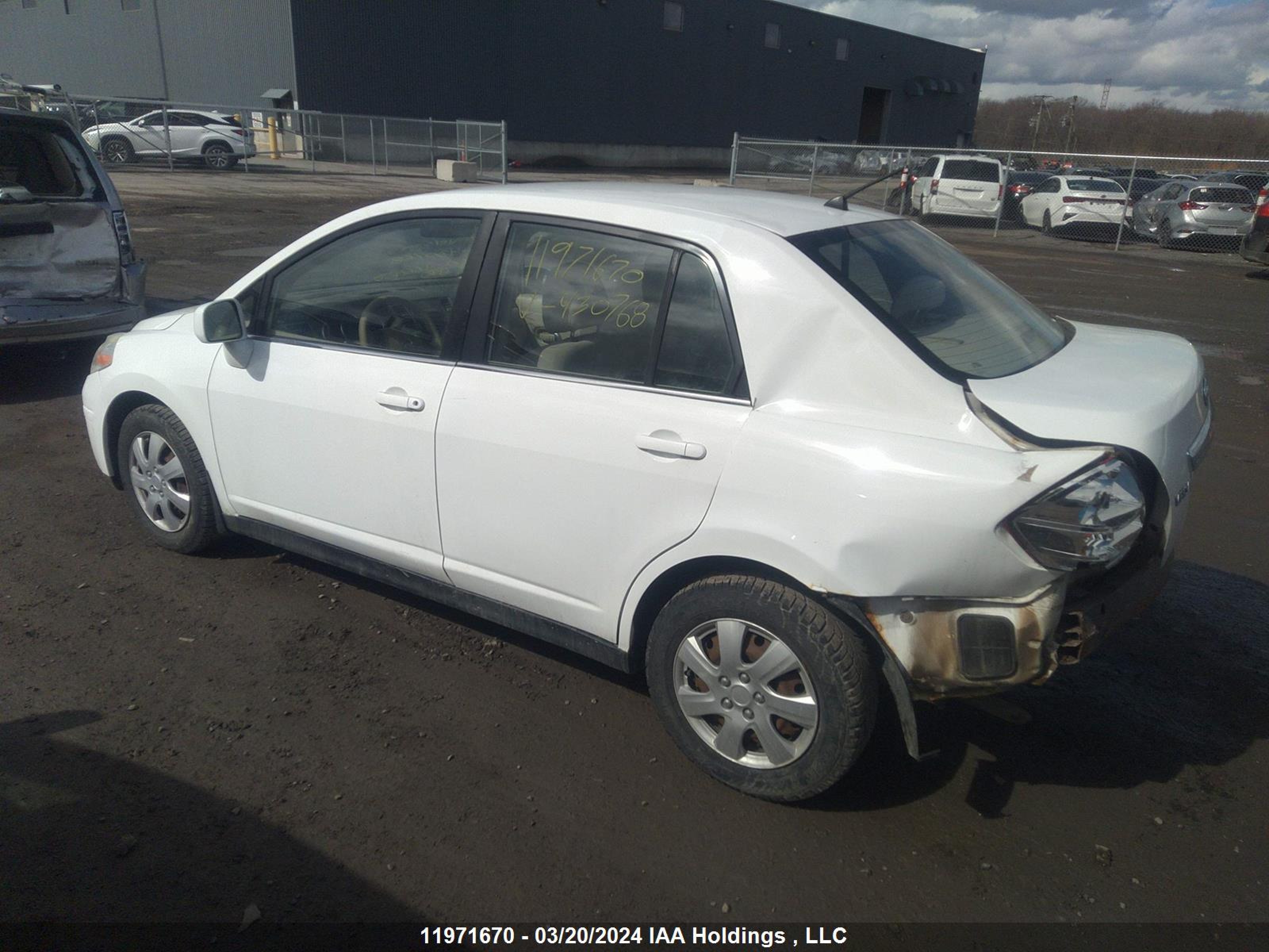 Photo 2 VIN: 3N1BC11E77L430768 - NISSAN VERSA 