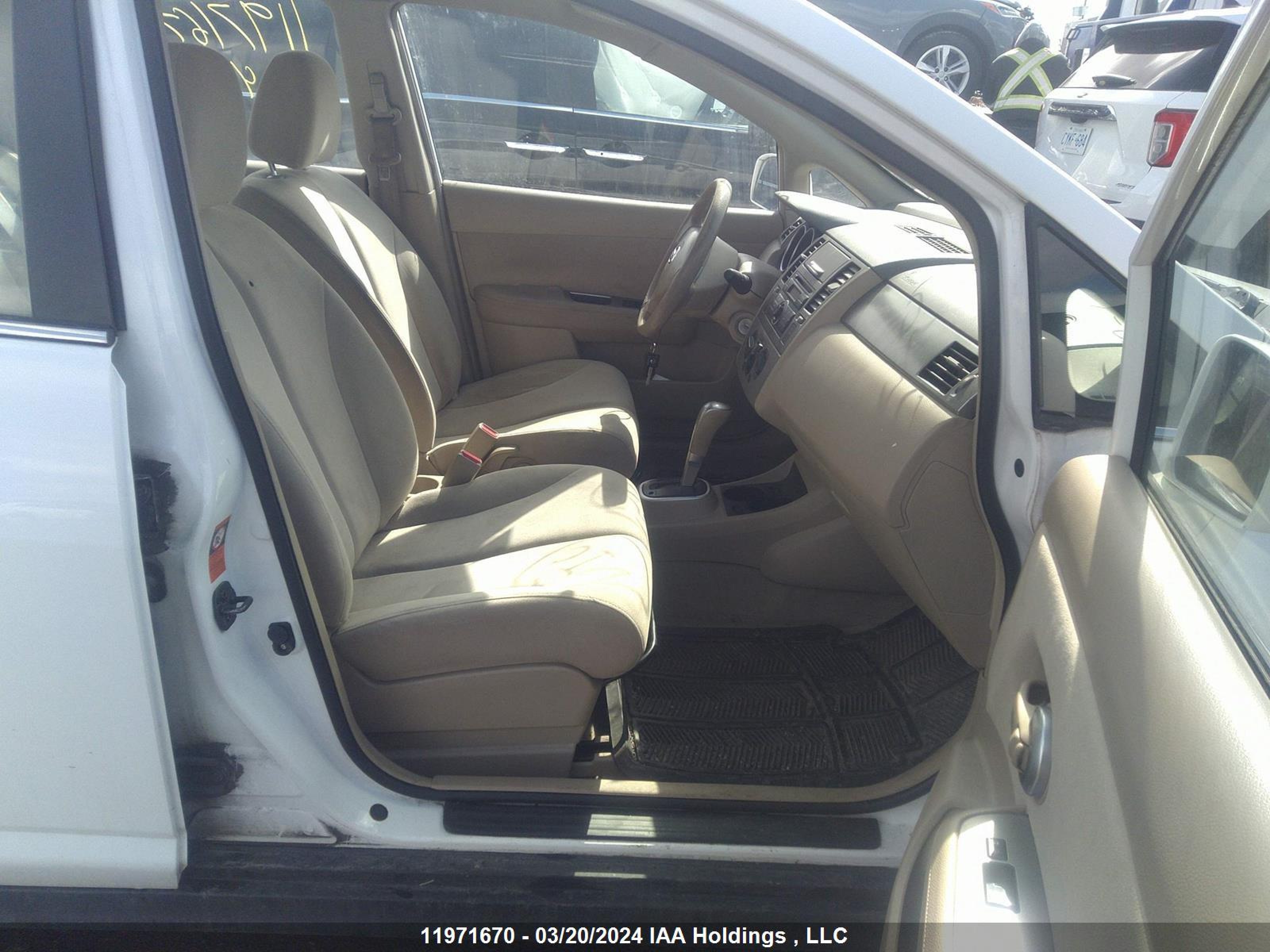 Photo 4 VIN: 3N1BC11E77L430768 - NISSAN VERSA 