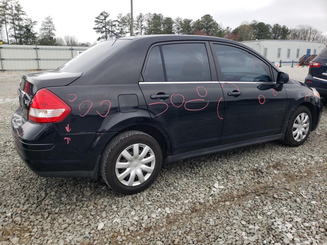 Photo 2 VIN: 3N1BC11E87L398865 - NISSAN VERSA 