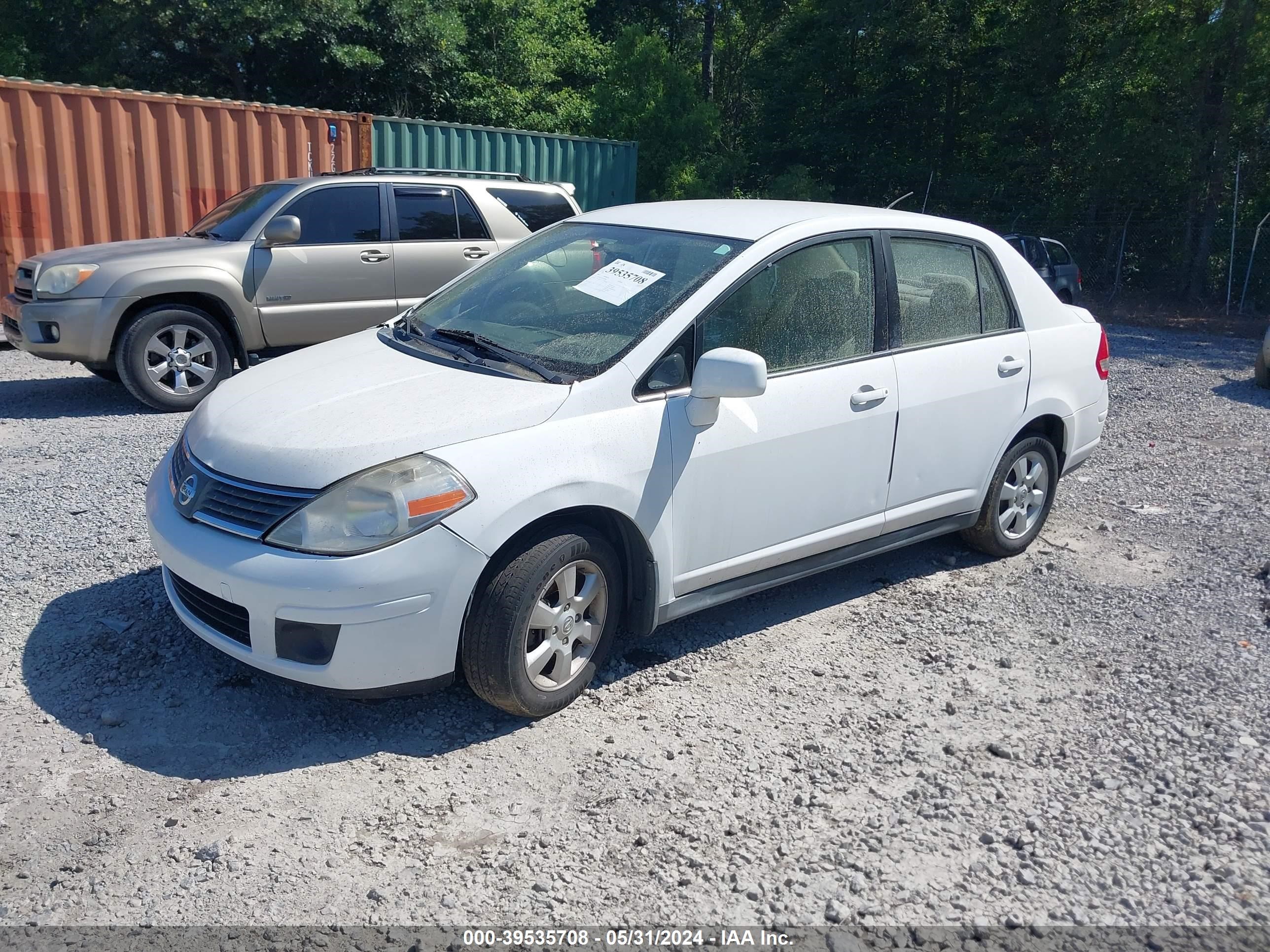 Photo 1 VIN: 3N1BC11E87L411985 - NISSAN VERSA 