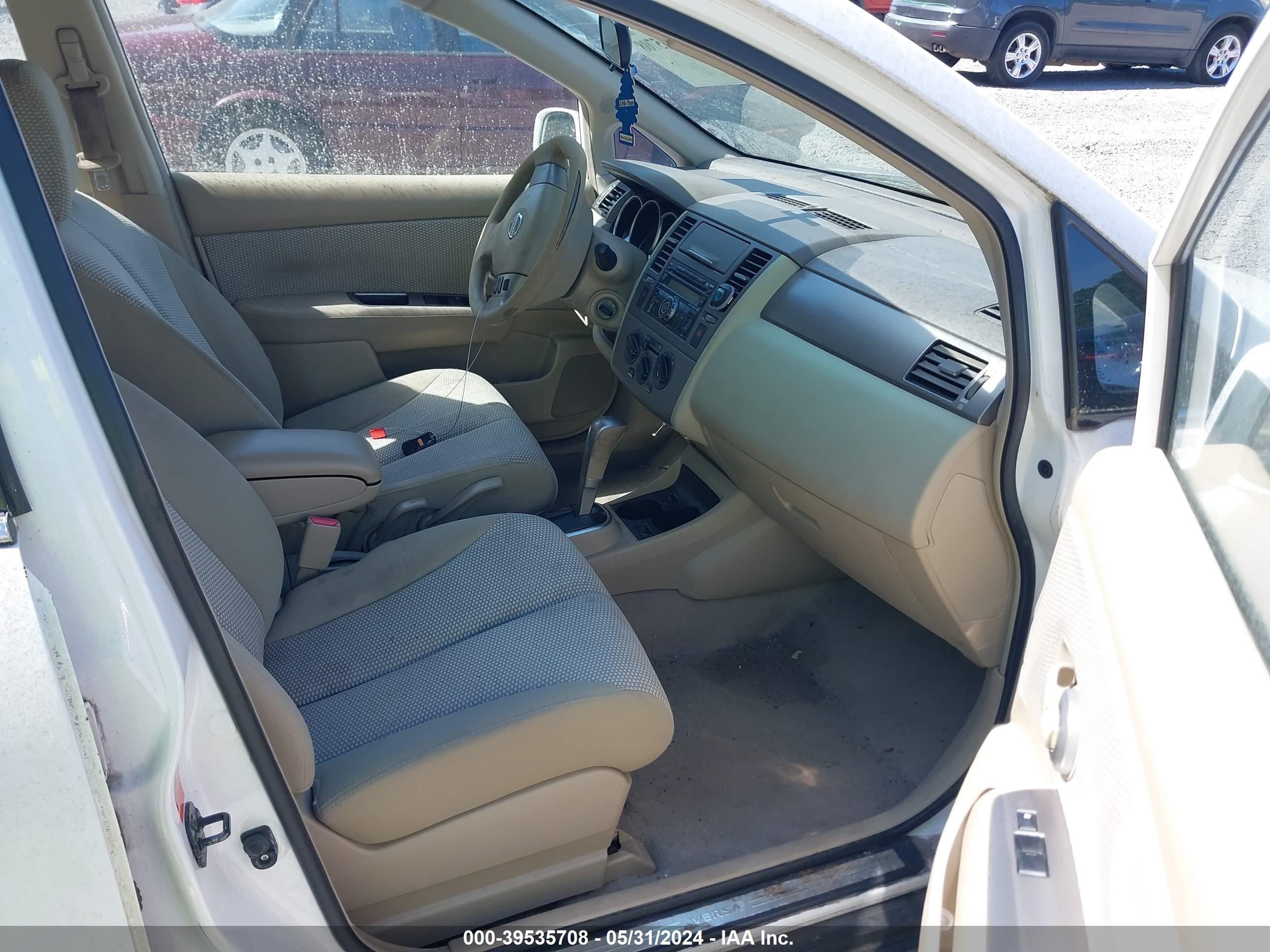 Photo 4 VIN: 3N1BC11E87L411985 - NISSAN VERSA 